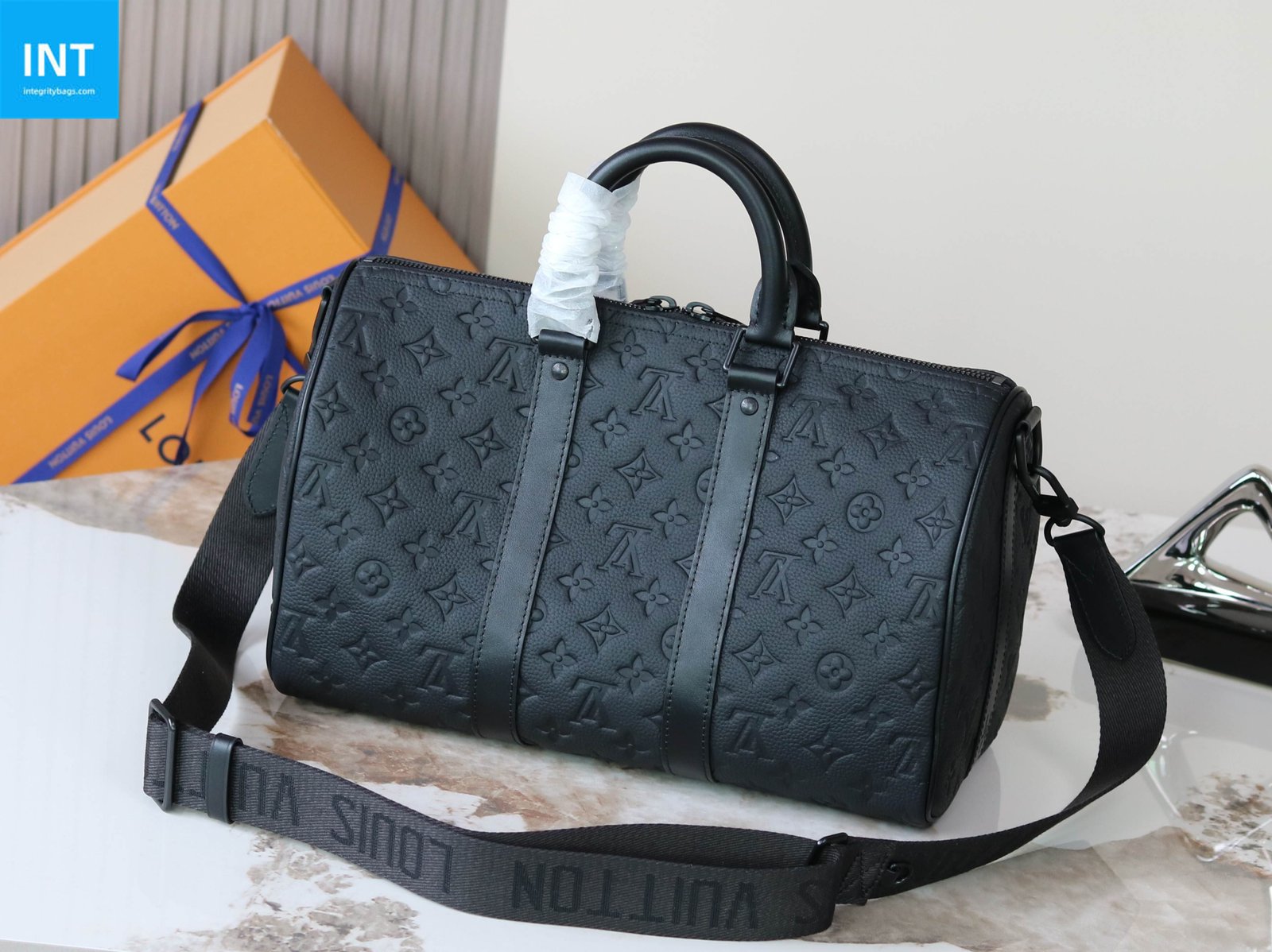 Louis Vuitton M22765 Keepall Bandoulière 35