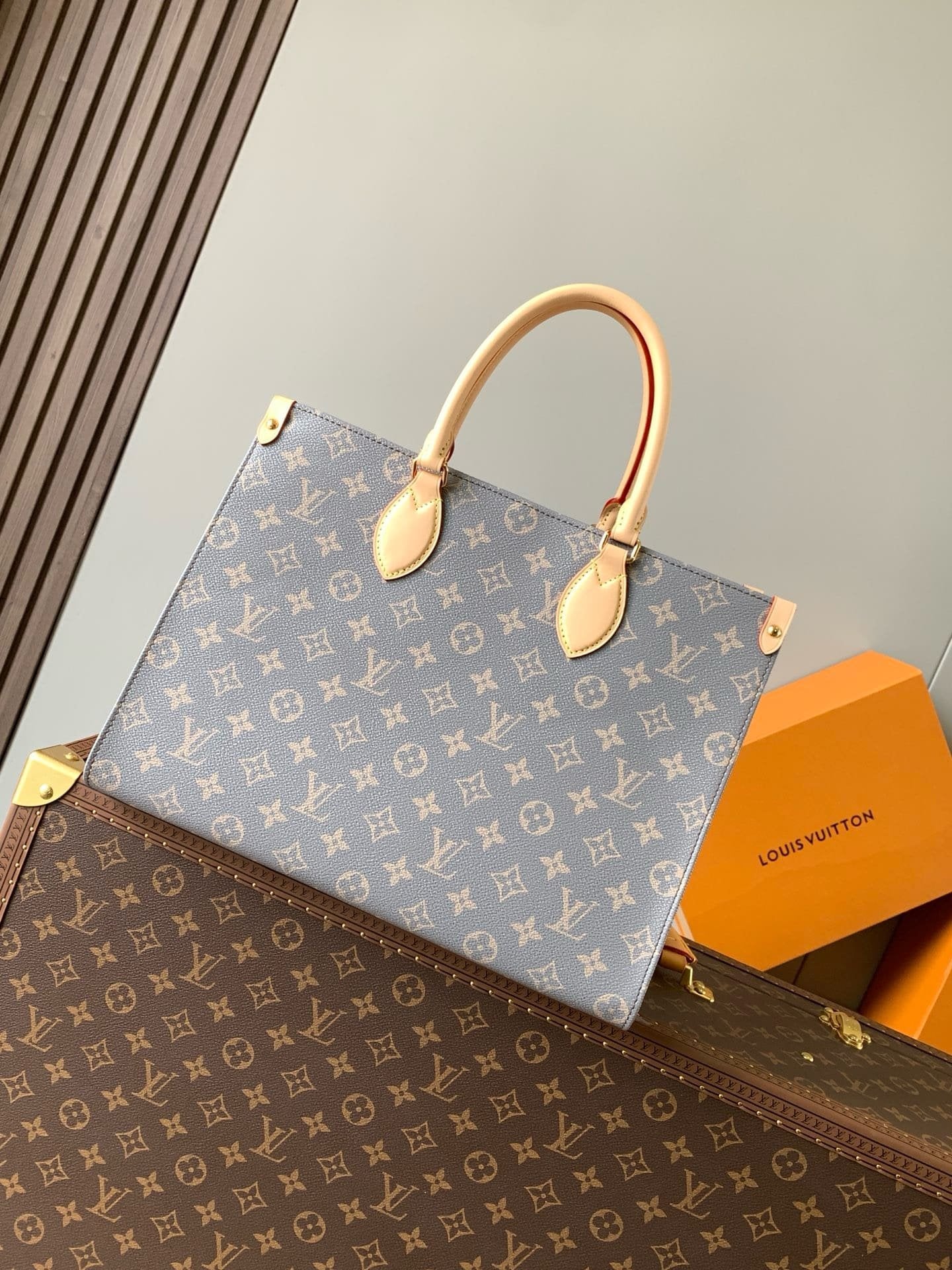 Louis Vuitton M12415 OnTheGo MM