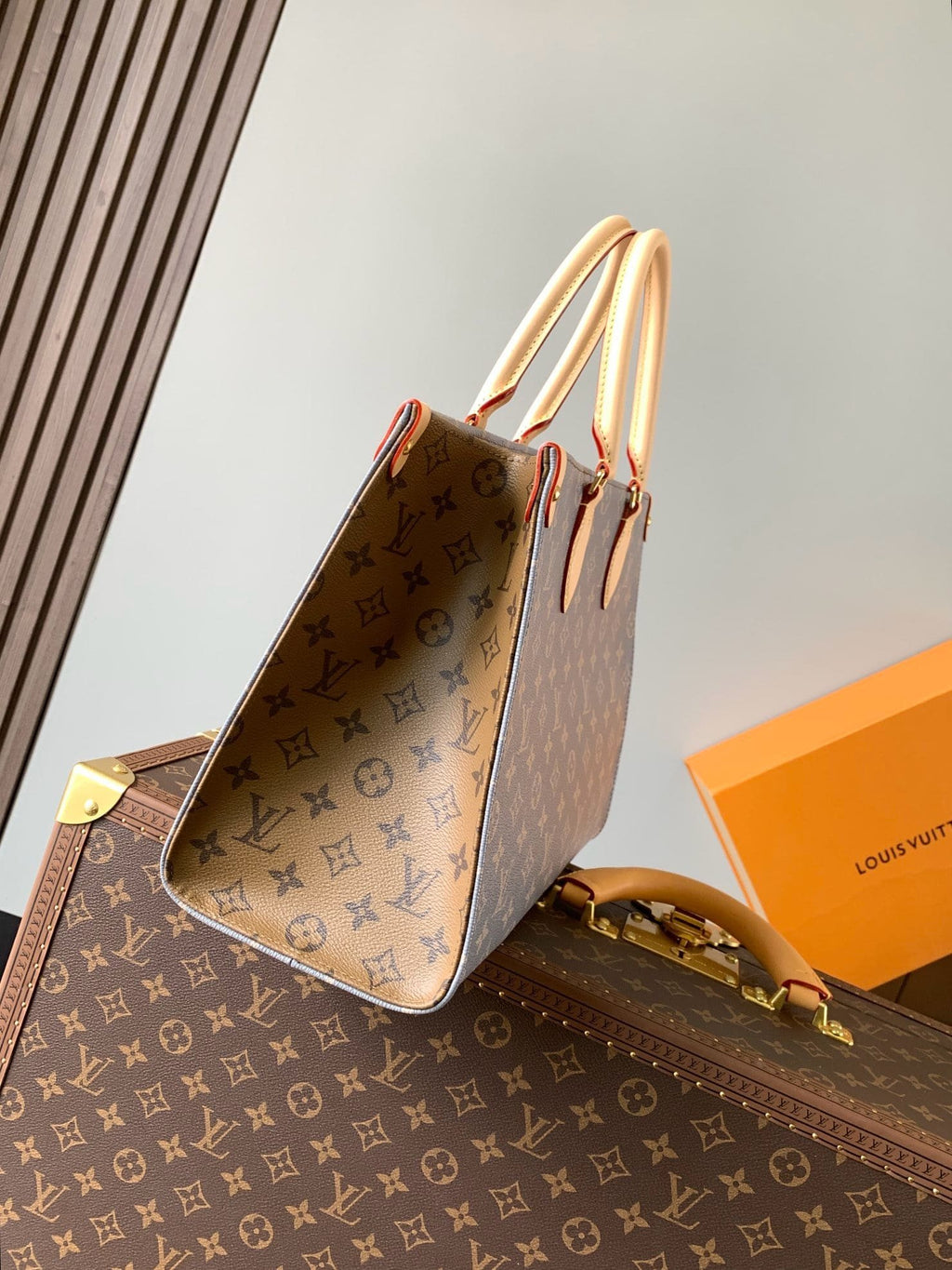 Louis Vuitton M12415 OnTheGo MM
