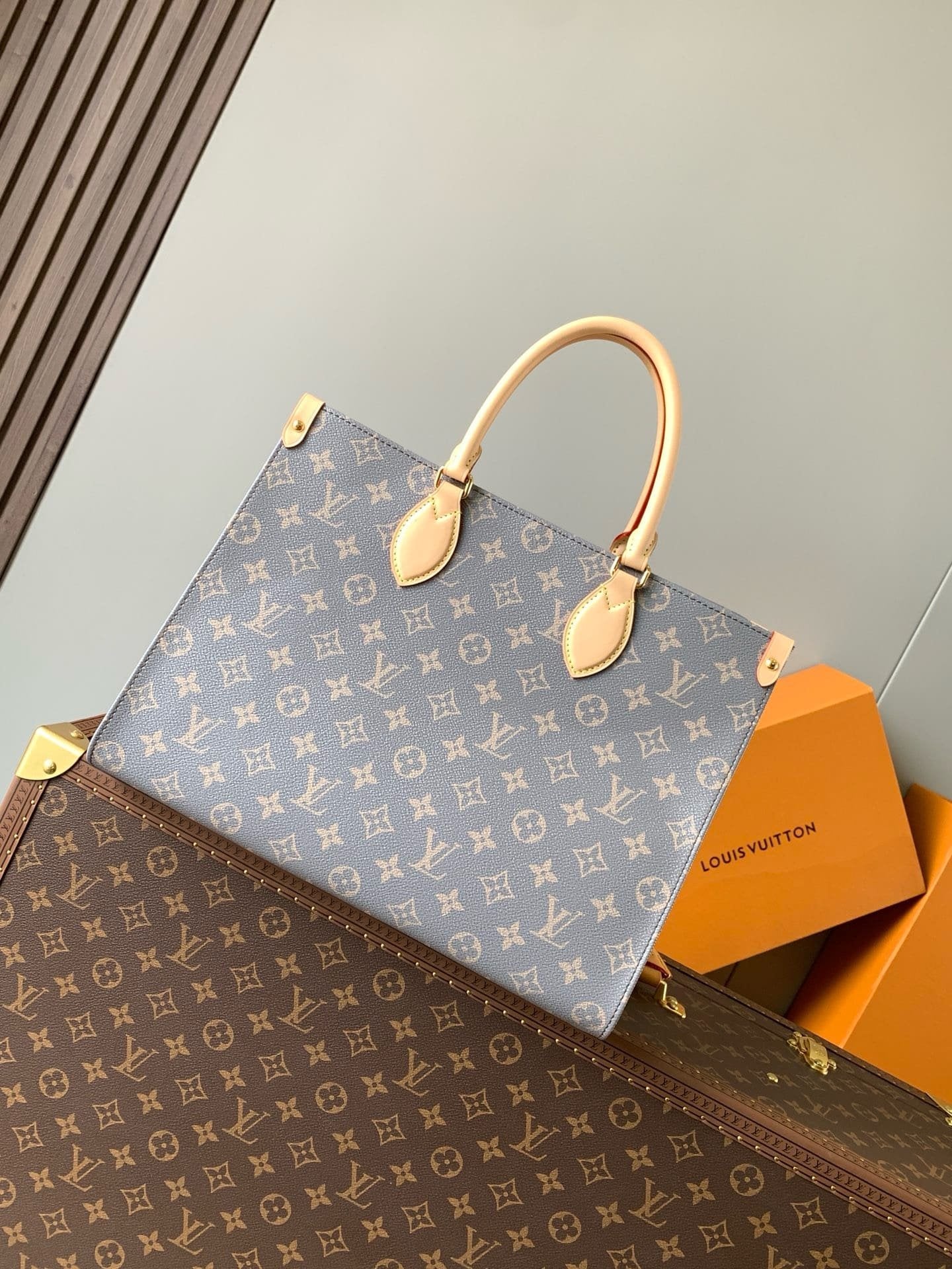 Louis Vuitton M12415 OnTheGo MM