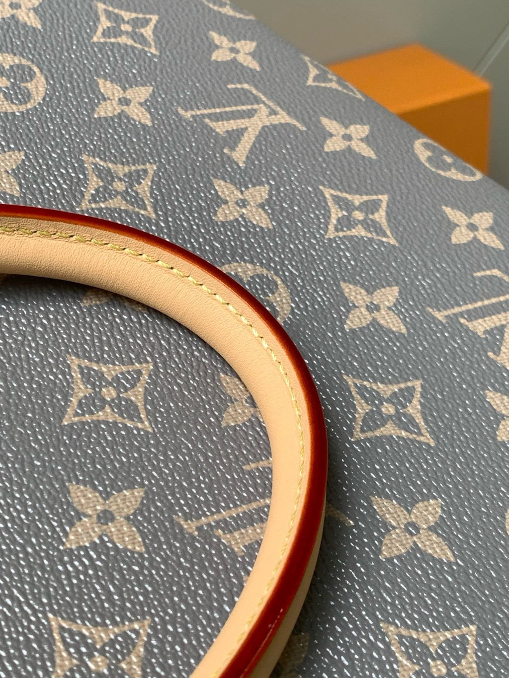 Louis Vuitton M12415 OnTheGo MM