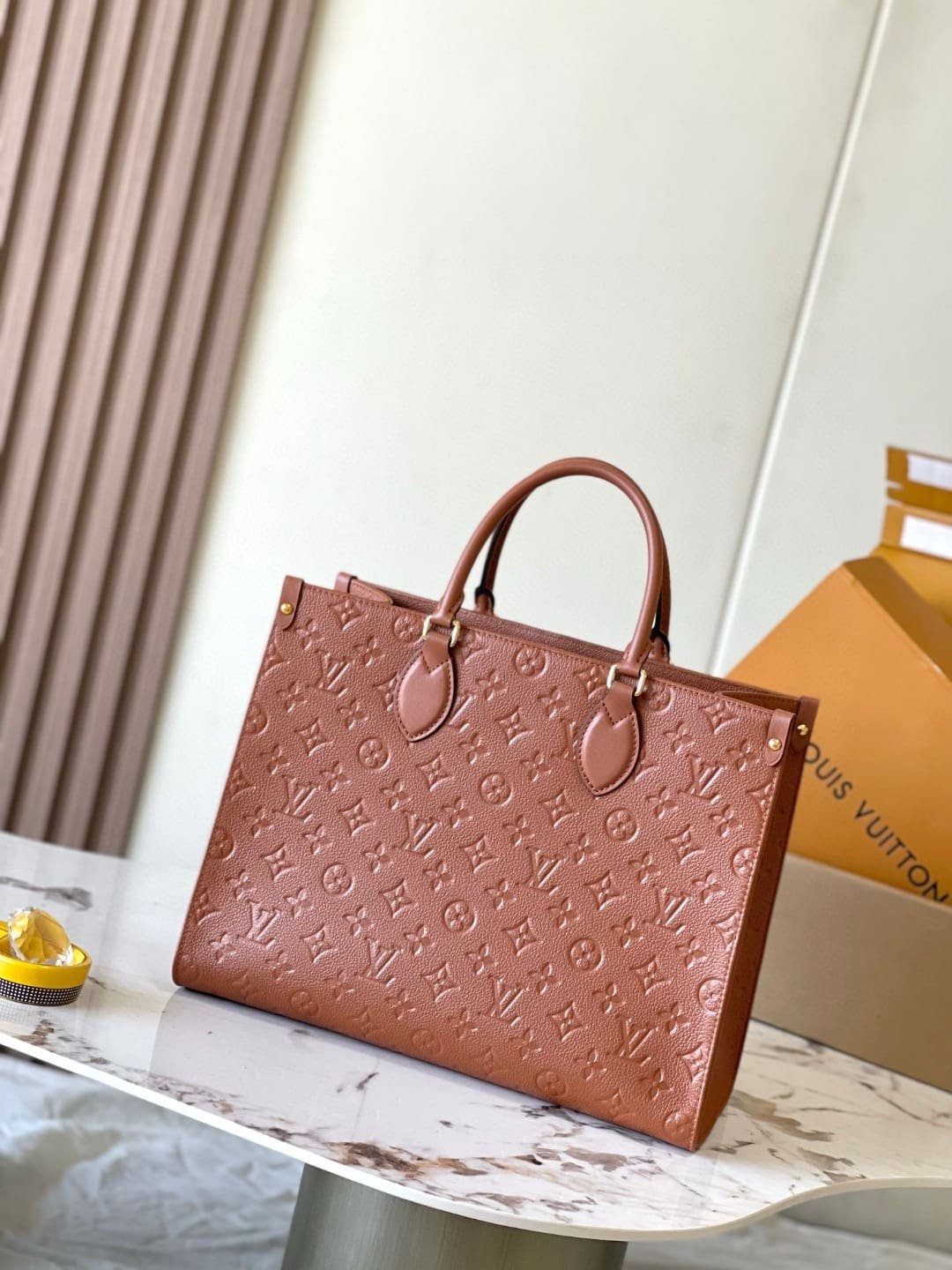 Louis Vuitton M12775 OnTheGo MM