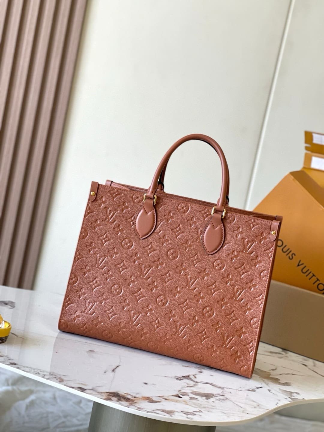 Louis Vuitton M12775 OnTheGo MM