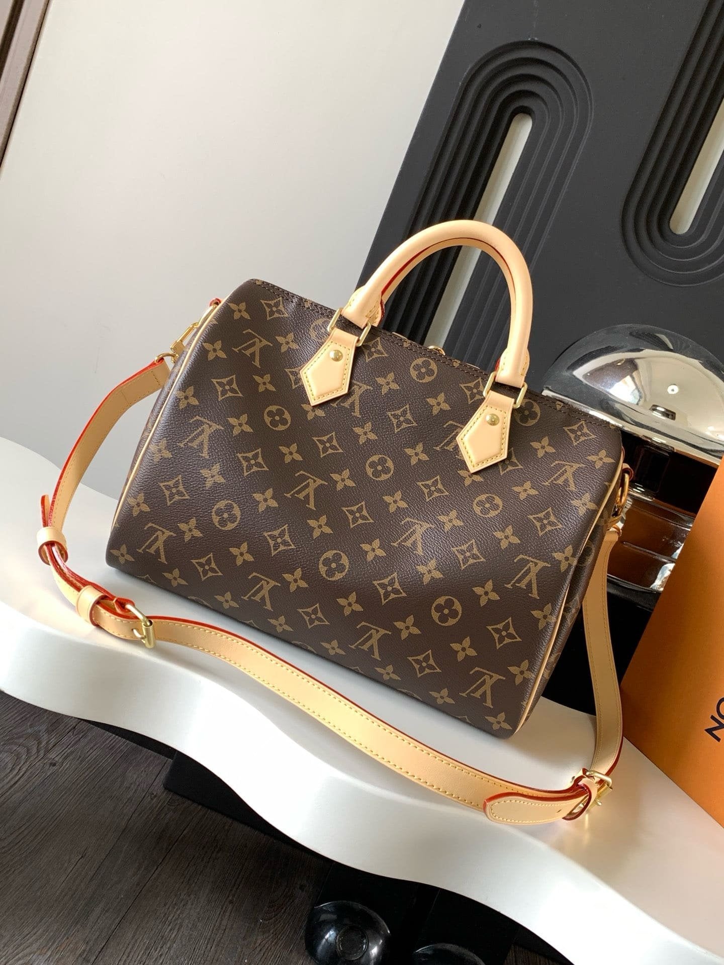 Louis Vuitton M46980 Speedy Bandoulière 30