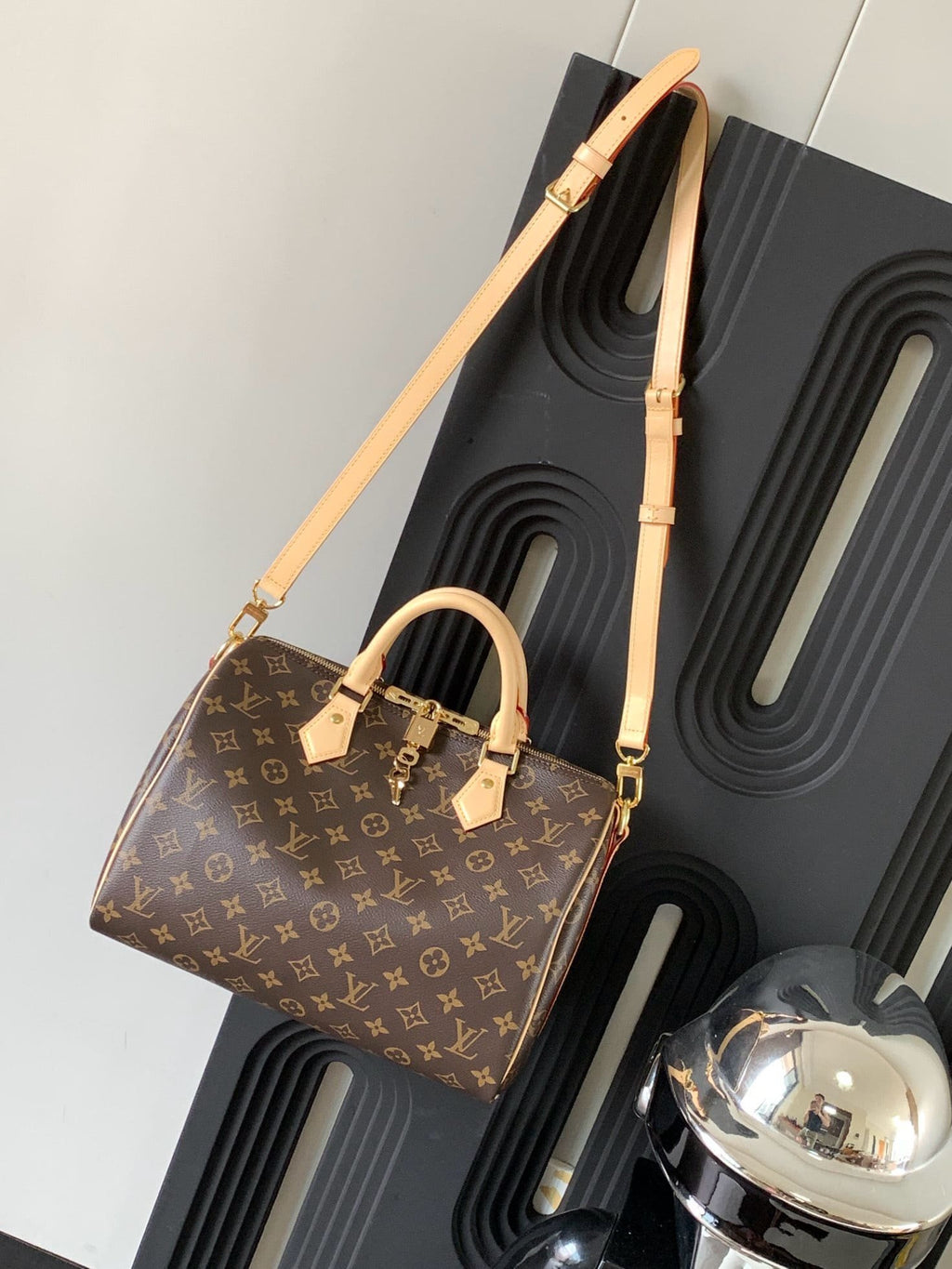 Louis Vuitton M46980 Speedy Bandoulière 30
