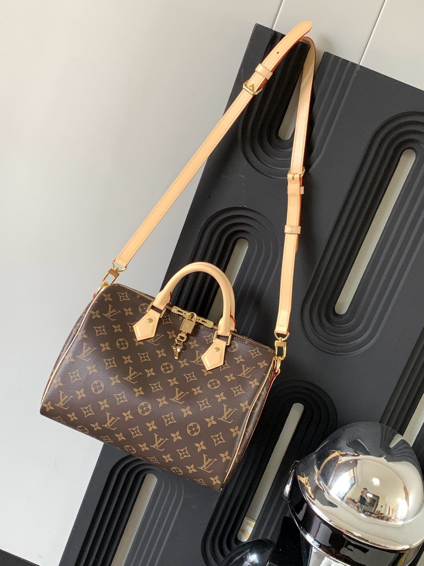 Louis Vuitton M46980 Speedy Bandoulière 30