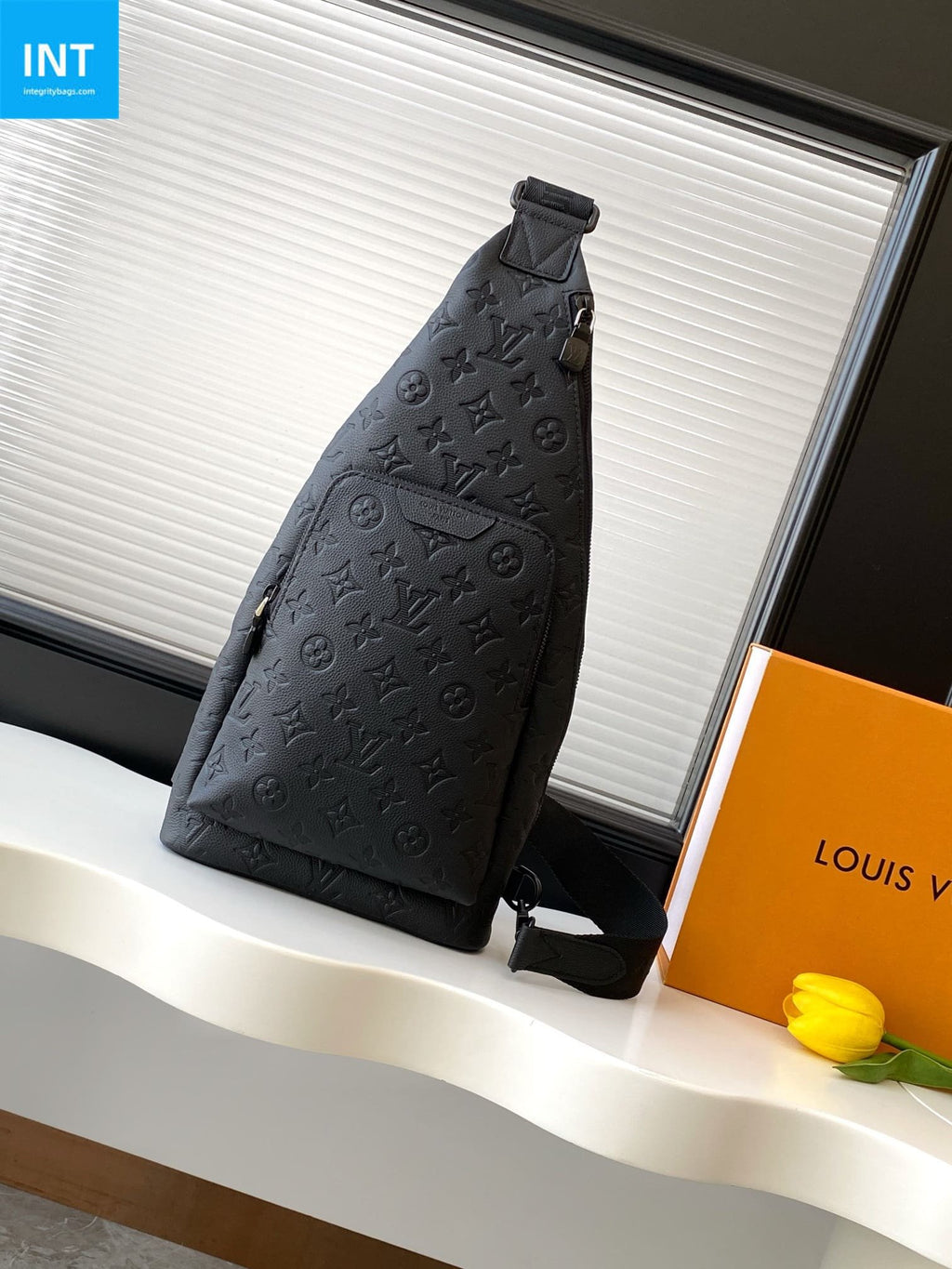 Louis Vuitton M26730 Duo Slingbag