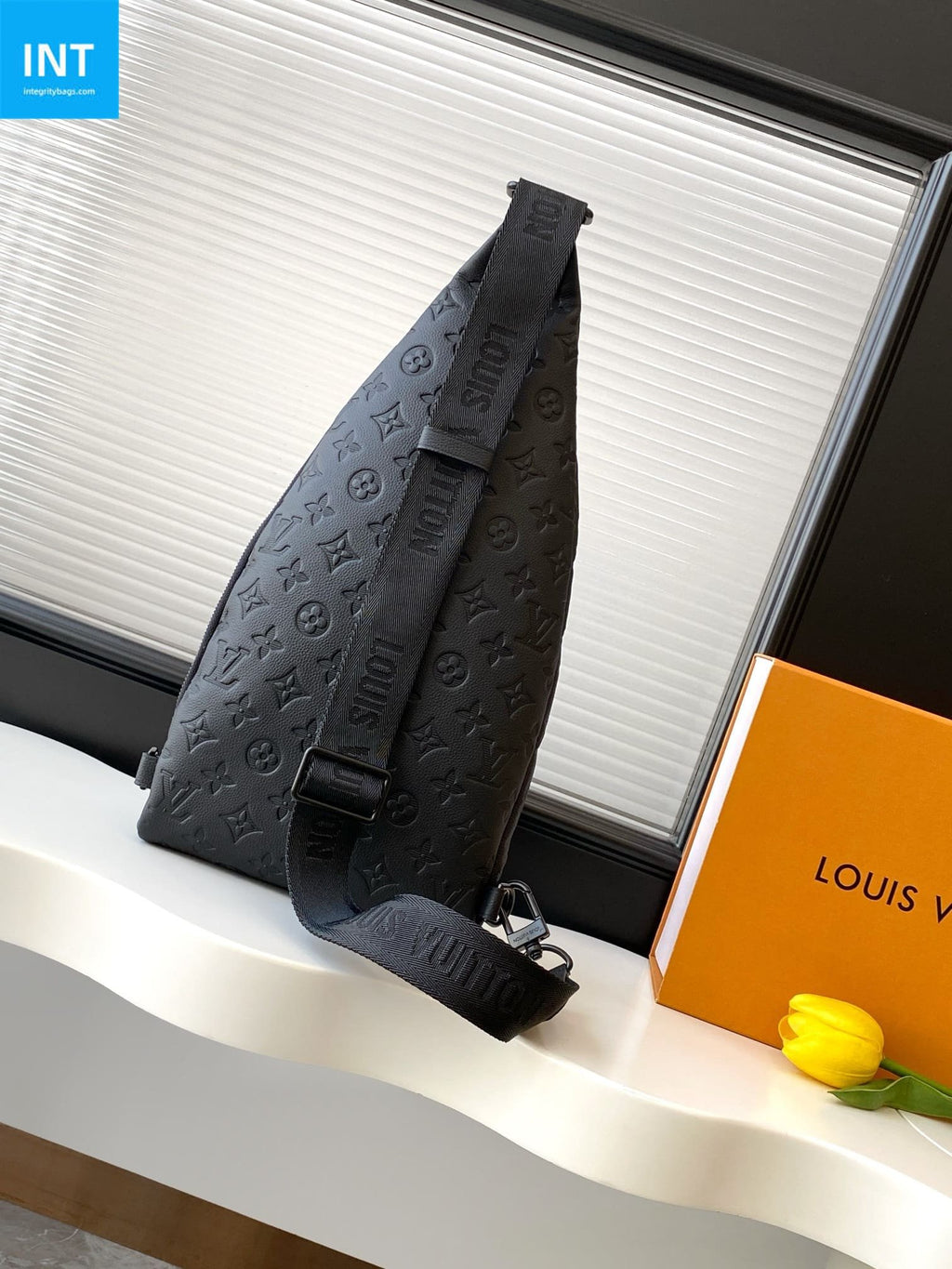 Louis Vuitton M26730 Duo Slingbag
