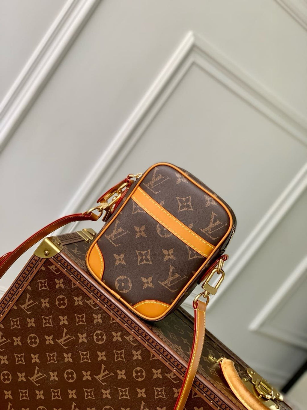 Louis Vuitton M14106 Danube