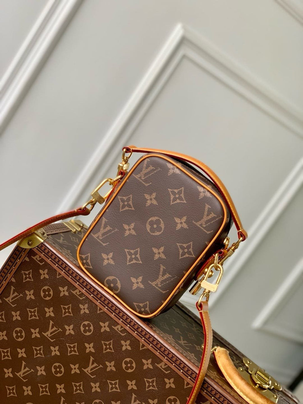 Louis Vuitton M14106 Danube