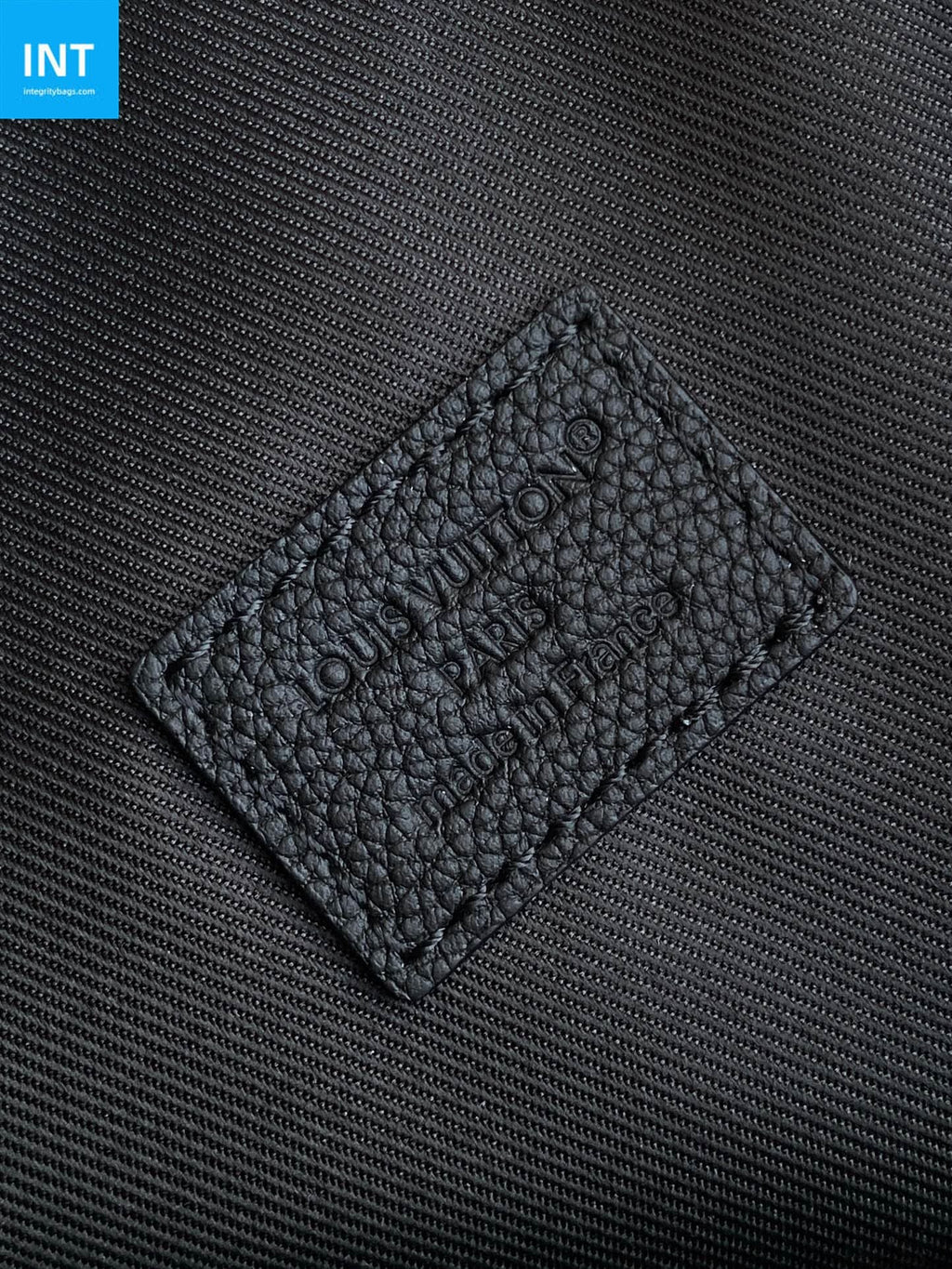 Louis Vuitton M26730 Duo Slingbag