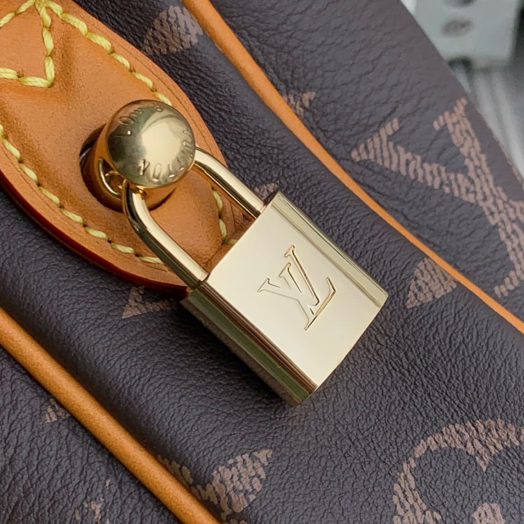 Louis Vuitton M14106 Danube