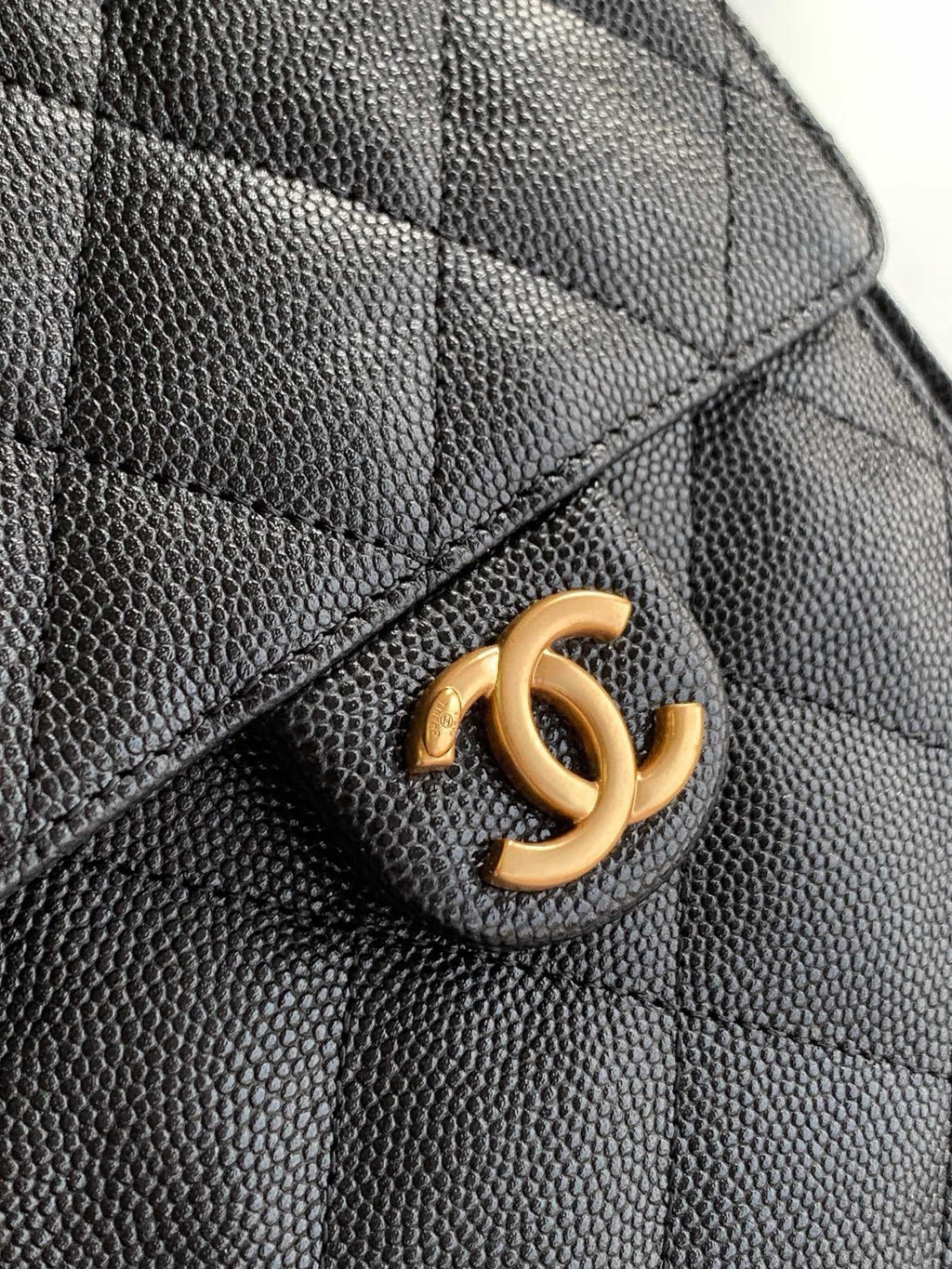 CHANEL 25 Medium Handbag