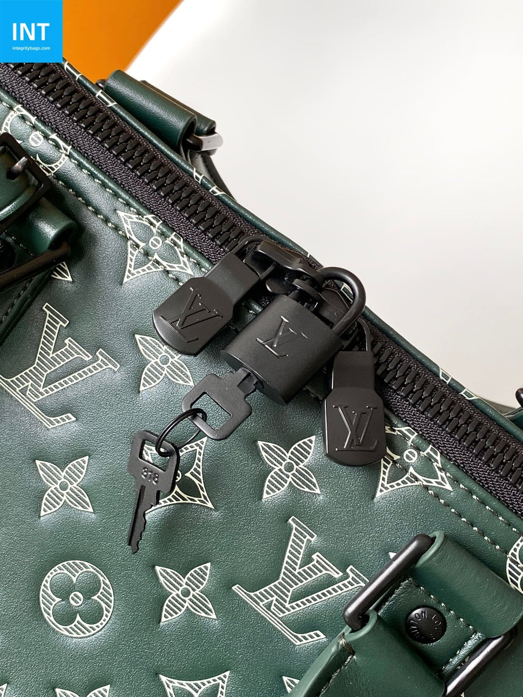 Louis Vuitton M27179 Keepall Bandoulière 50
