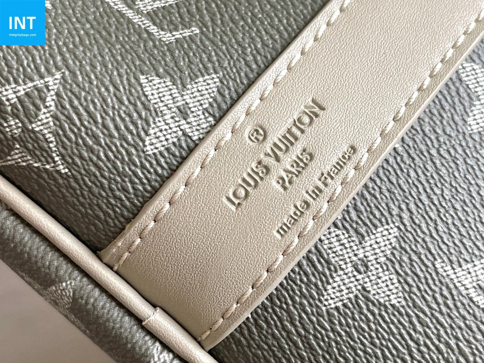 Louis Vuitton M11718 KEEPALL BANDOULIÈRE 45 travel bag
