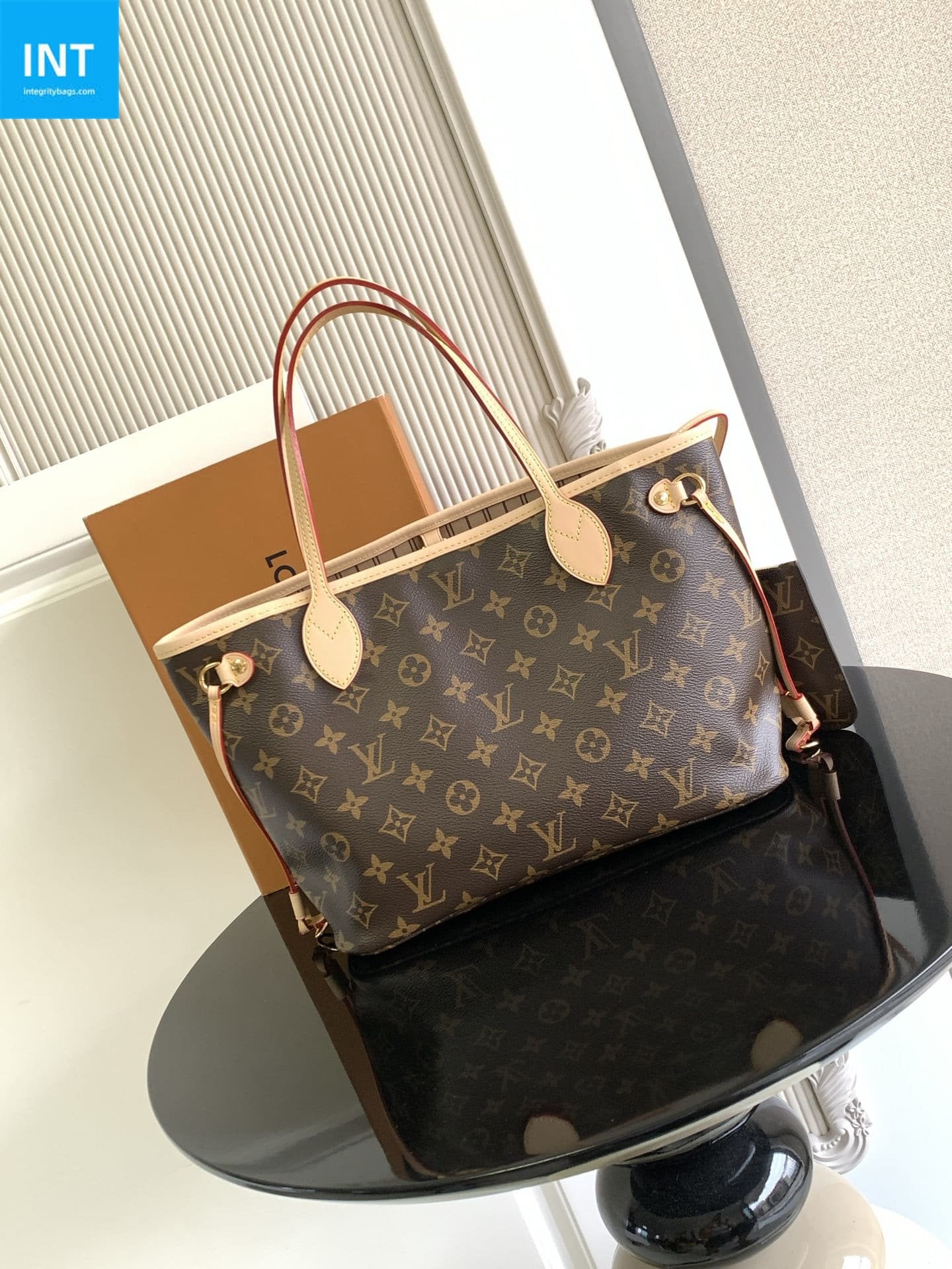 Louis Vuitton M46979 Neverfull PM