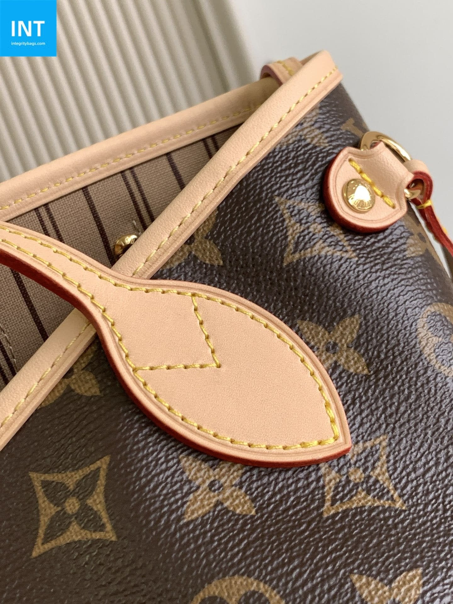 Louis Vuitton M46979 Neverfull PM
