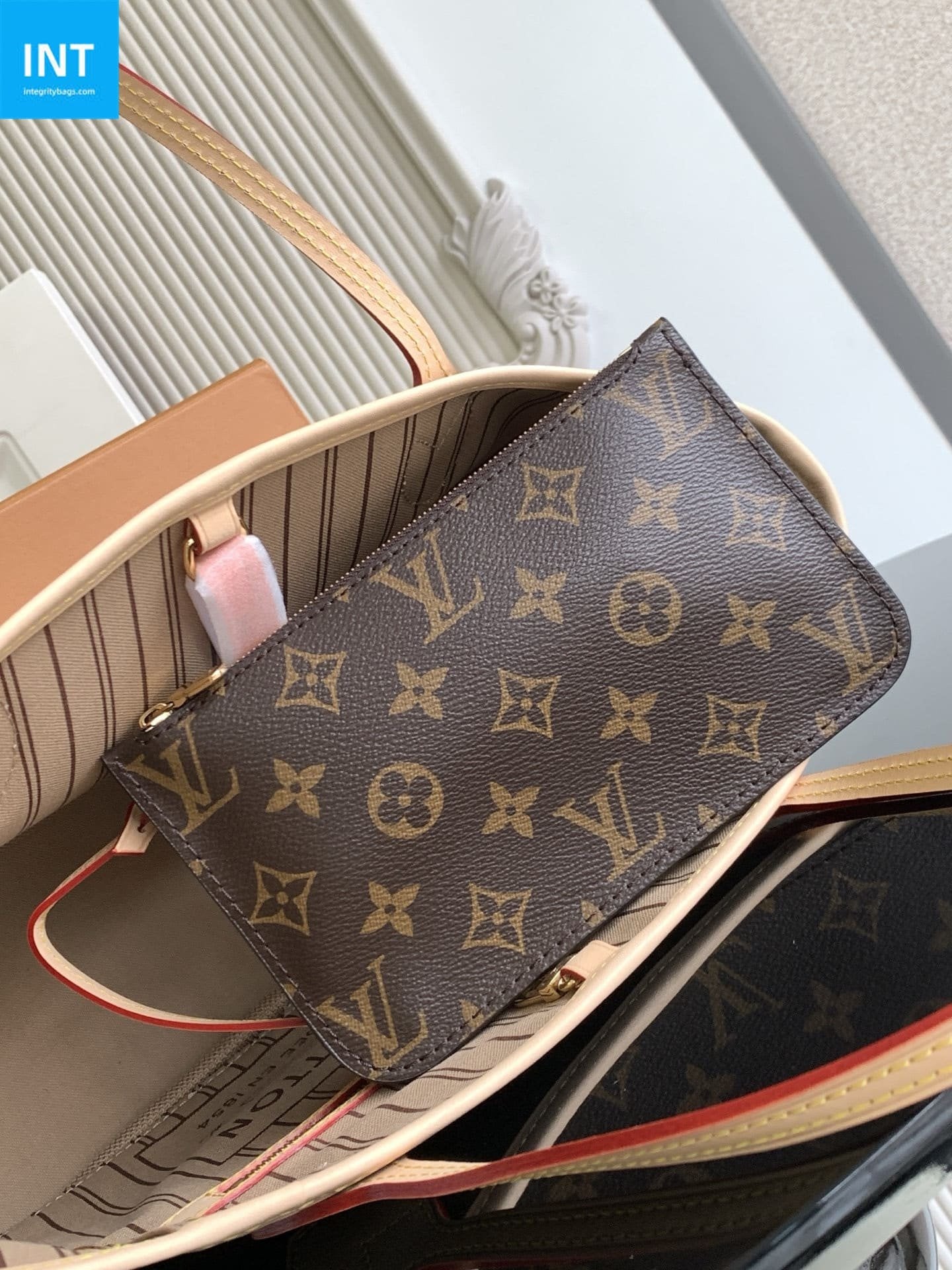 Louis Vuitton M46979 Neverfull PM