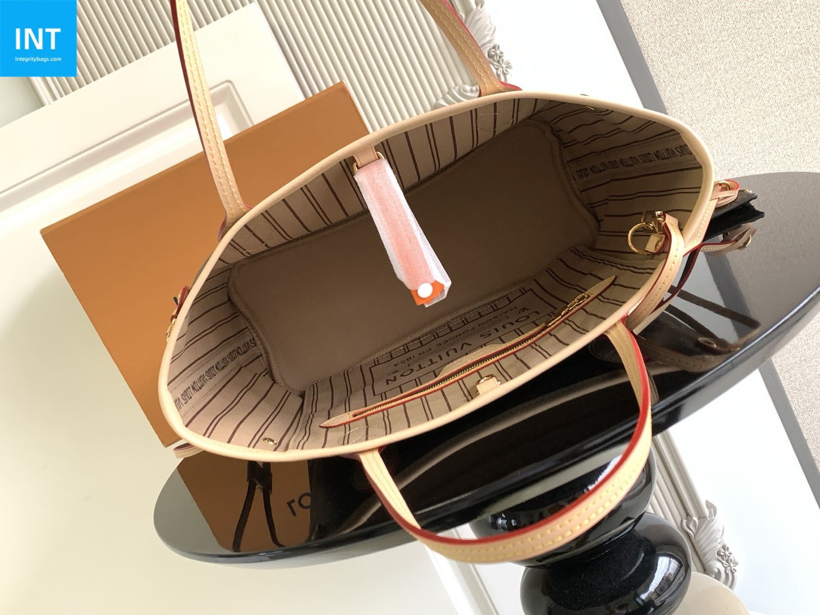 Louis Vuitton M46979 Neverfull PM