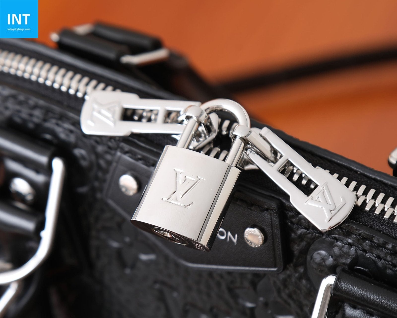 Louis Vuitton M27812 Alma Trunk BB