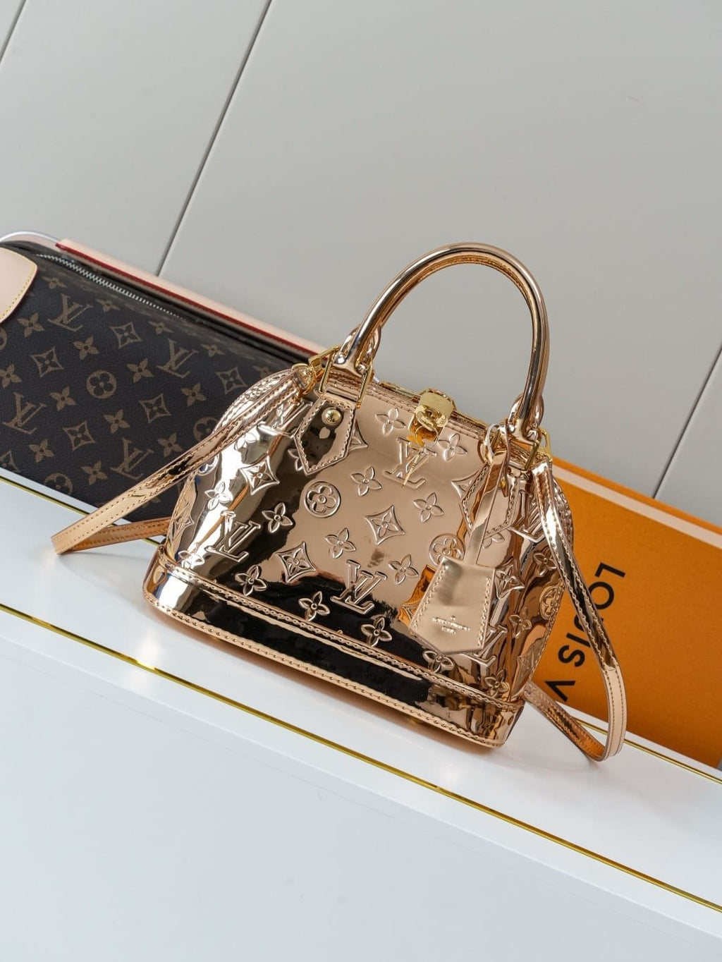 Louis Vuitton M27037 Alma BB