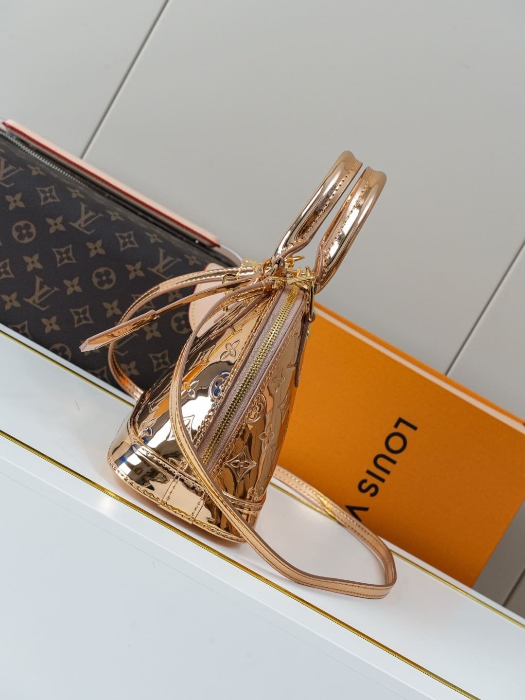 Louis Vuitton M27037 Alma BB