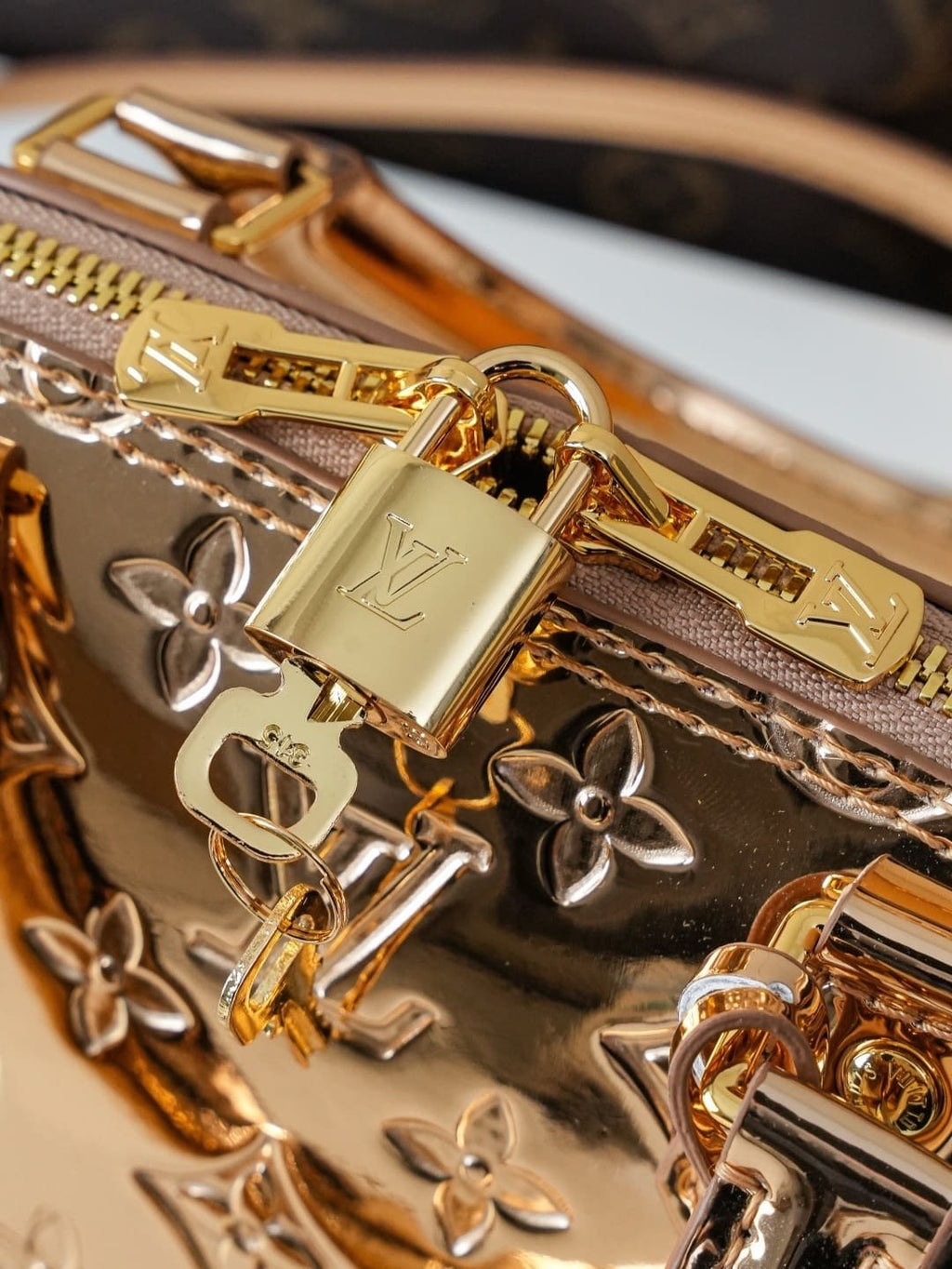 Louis Vuitton M27037 Alma BB