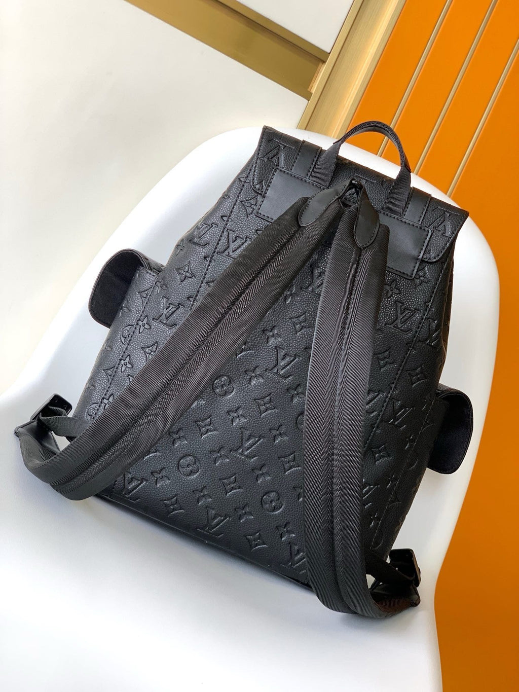 Louis Vuitton M20899 Christopher PM
