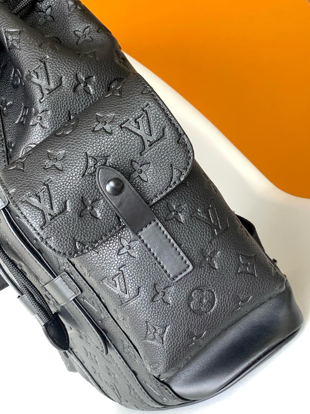 Louis Vuitton M20899 Christopher PM