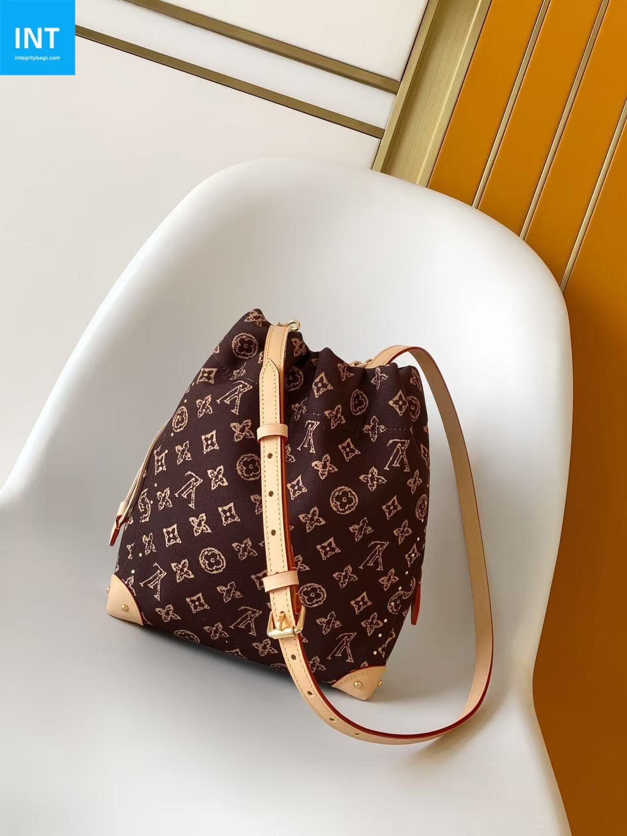 Louis Vuitton M28103 Noé Trunk