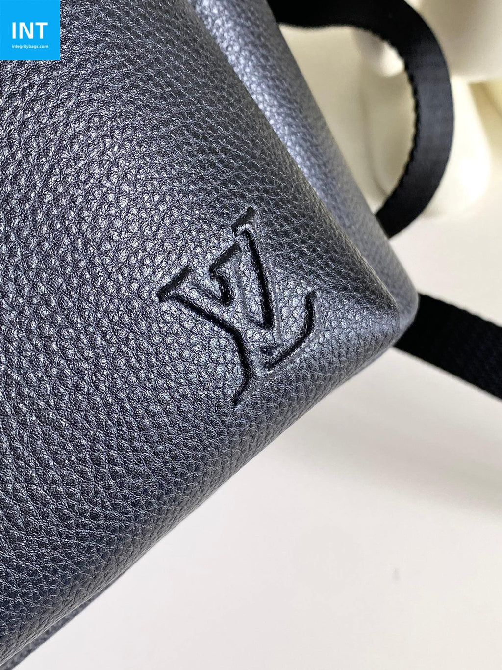 Louis Vuitton M15259 Discovery Work Backpack
