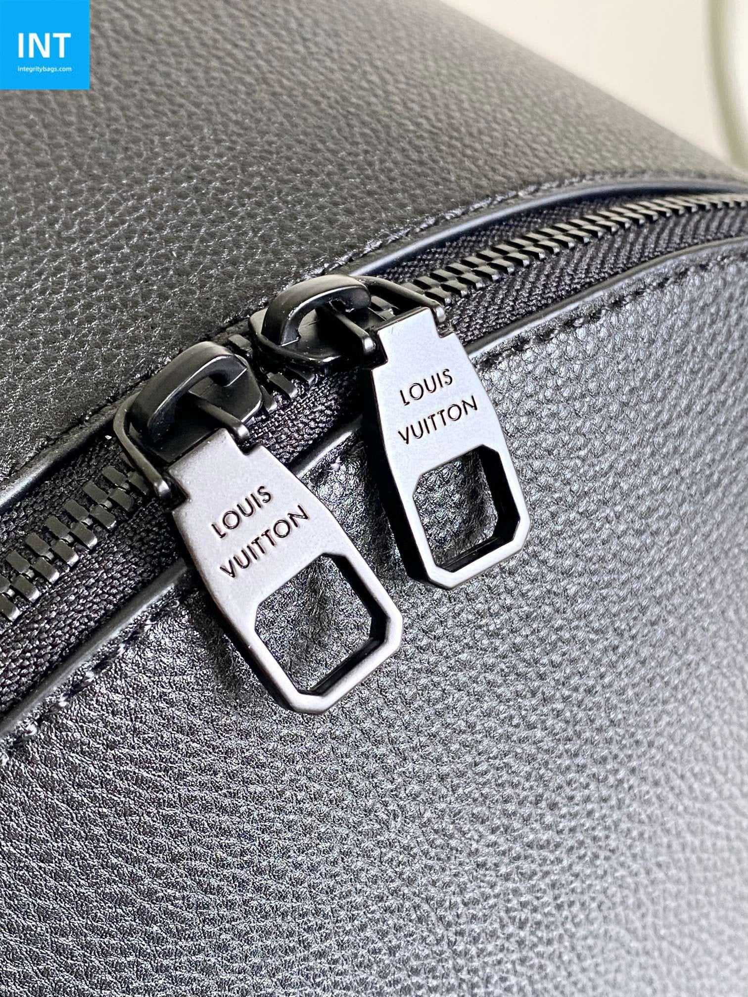 Louis Vuitton M15259 Discovery Work Backpack