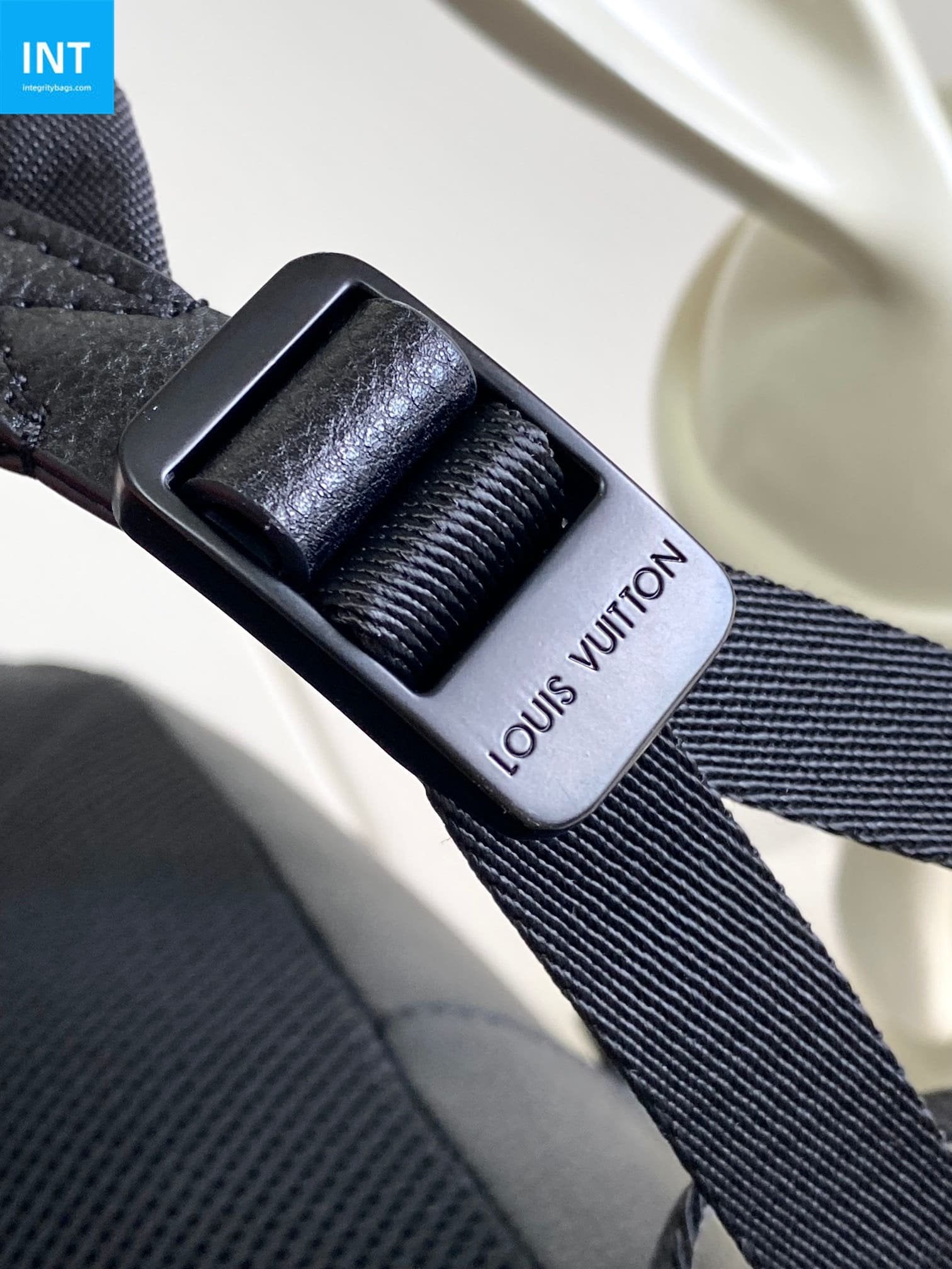 Louis Vuitton M15259 Discovery Work Backpack