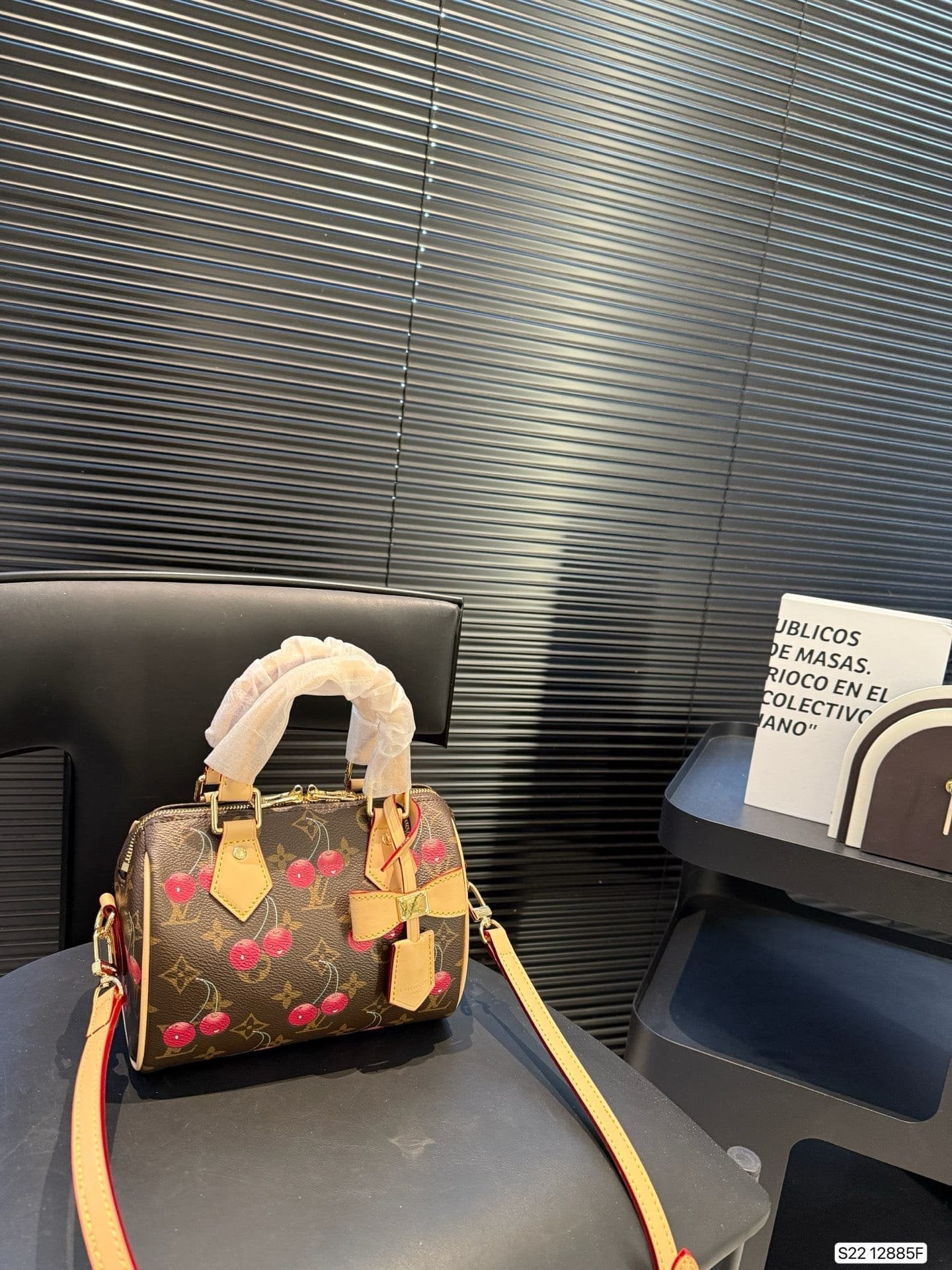 Louis Vuitton M13094 LV x TM Speedy Bandoulière 20