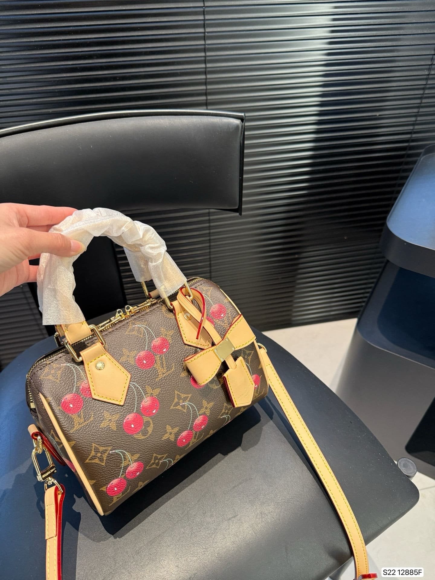 Louis Vuitton M13094 LV x TM Speedy Bandoulière 20