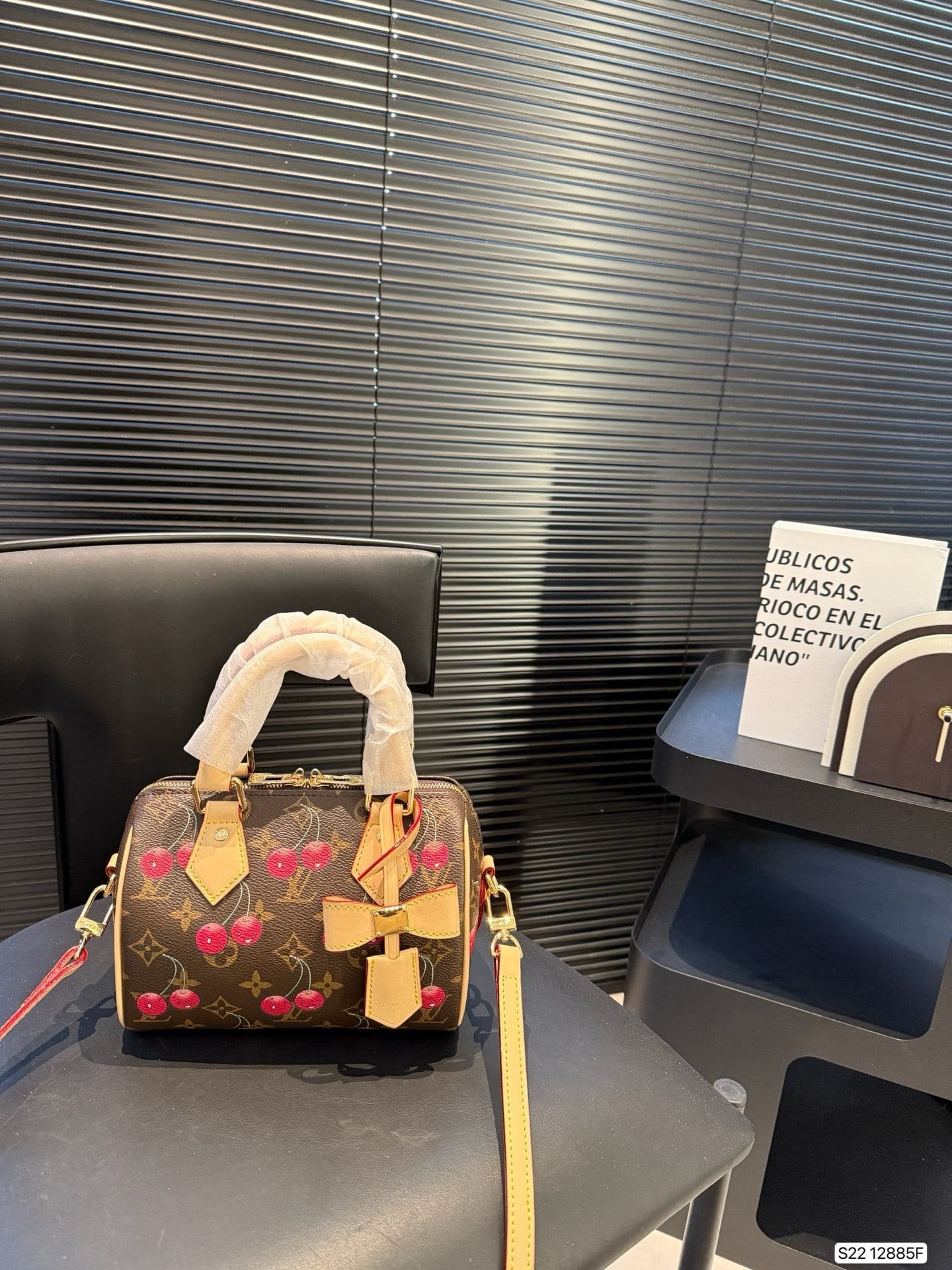 Louis Vuitton M13094 LV x TM Speedy Bandoulière 20