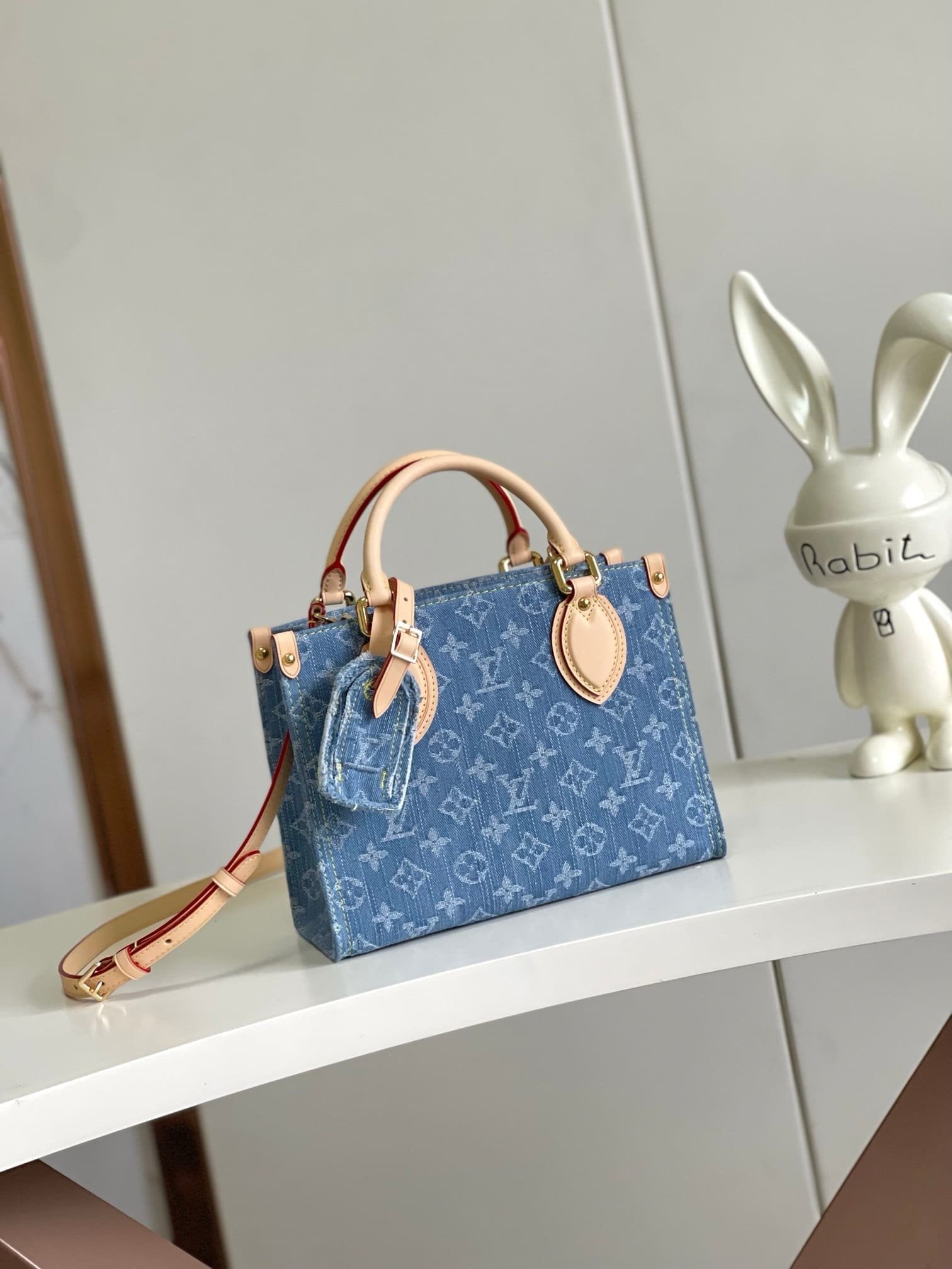 Louis Vuitton M14633 OnTheGo PM
