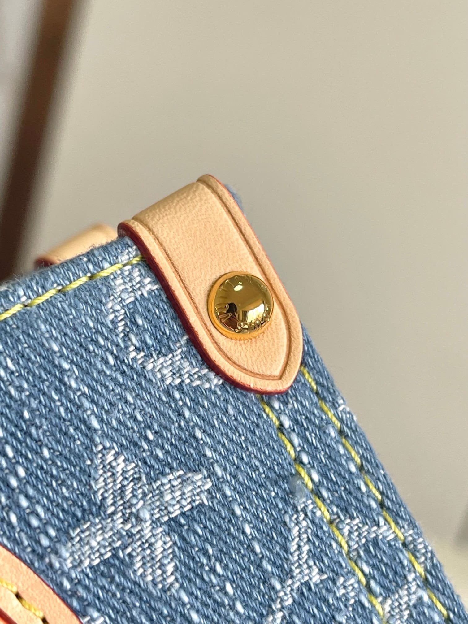 Louis Vuitton M14633 OnTheGo PM