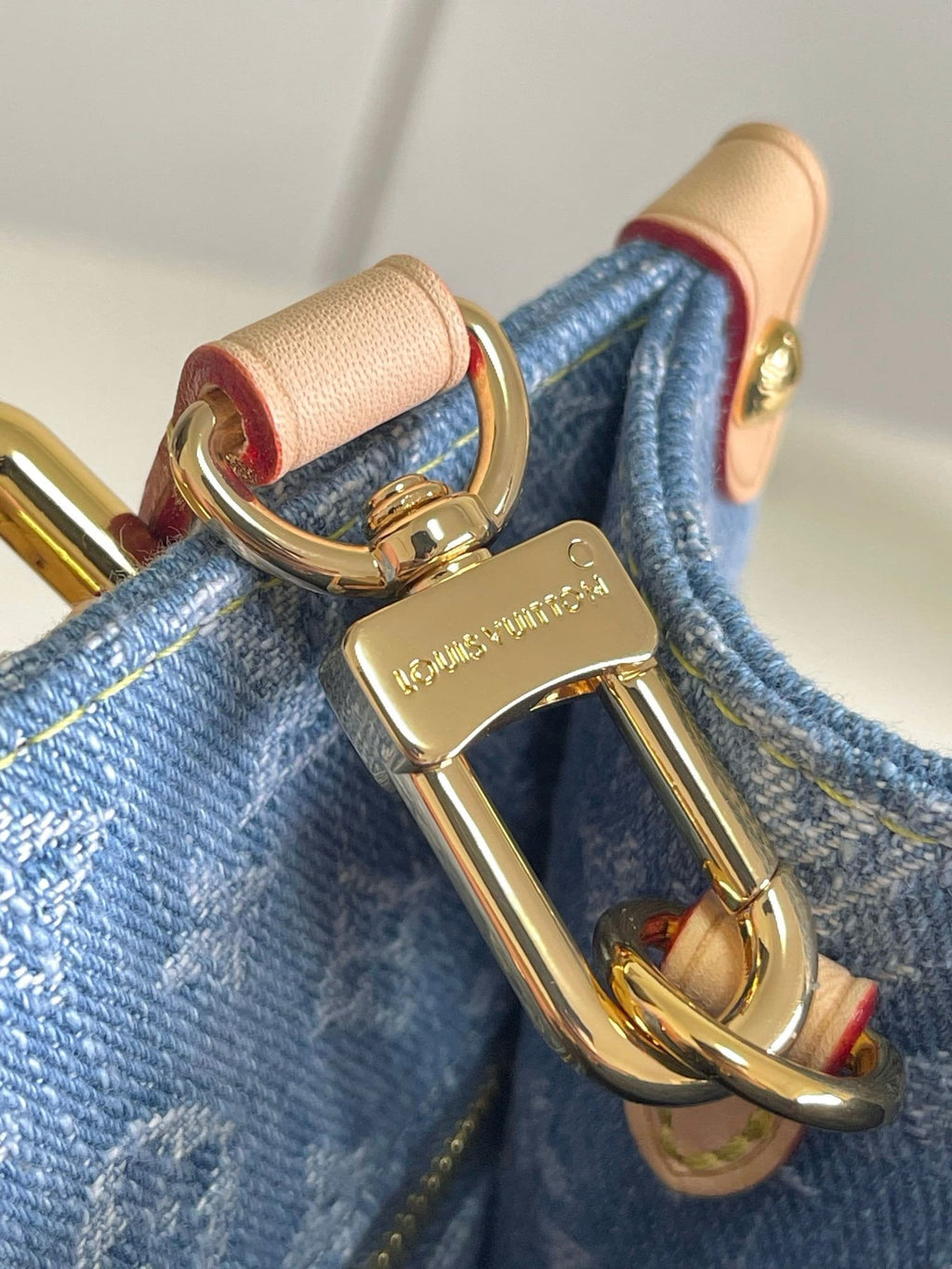 Louis Vuitton M14633 OnTheGo PM