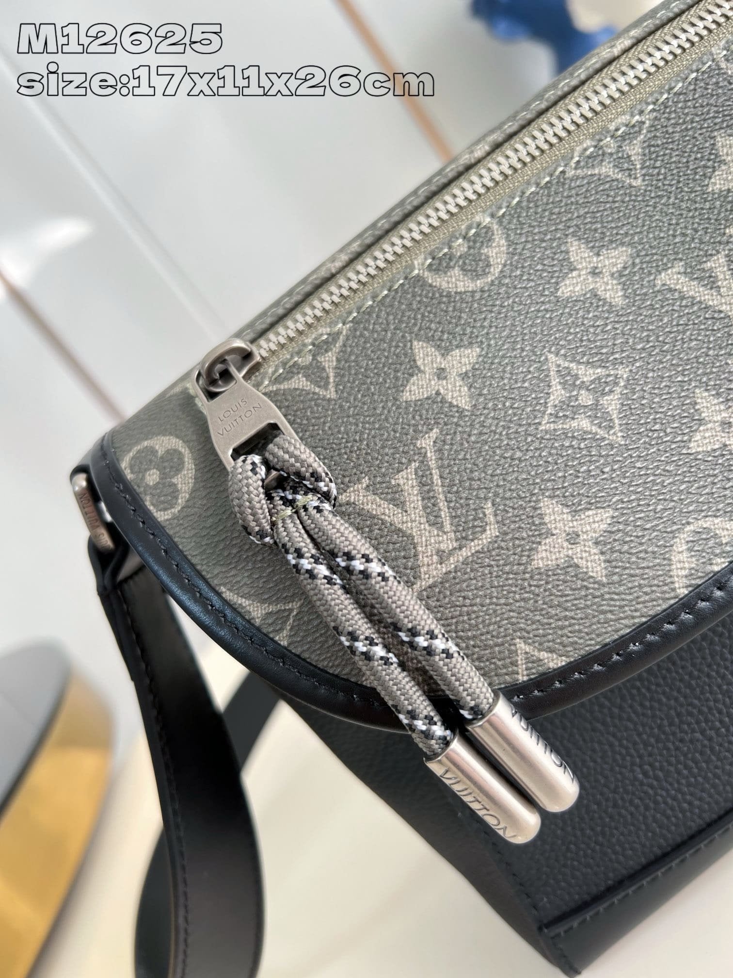 Louis Vuitton M12625 Pulse Messenger