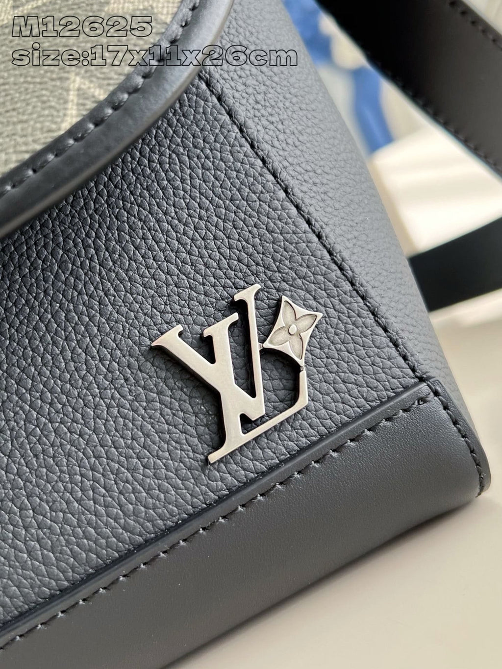 Louis Vuitton M12625 Pulse Messenger