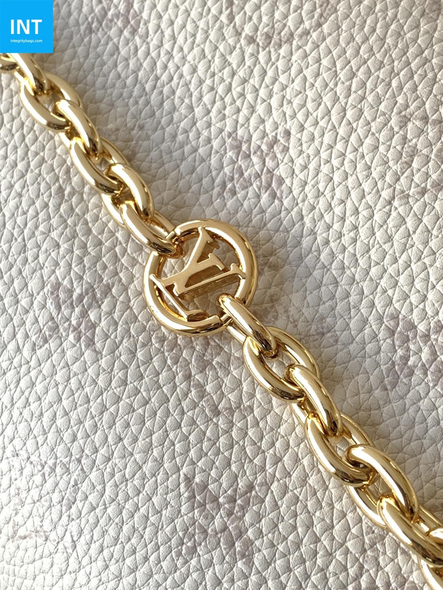 Louis Vuitton M26690 Speedy Bandoulière 25