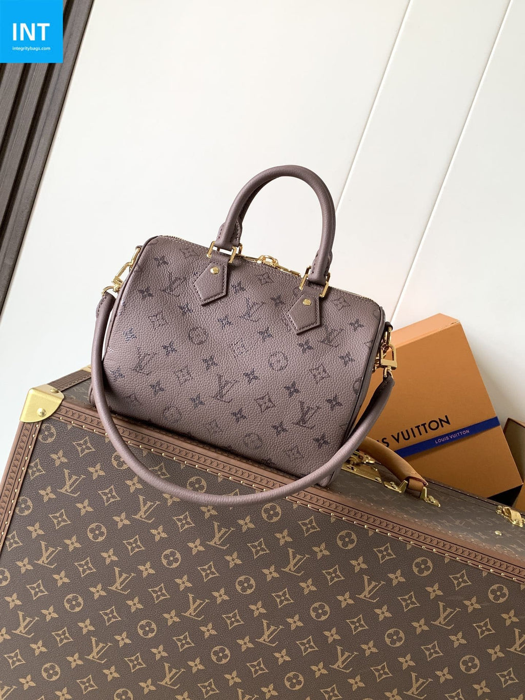 Louis Vuitton M26691 Speedy Bandoulière 25