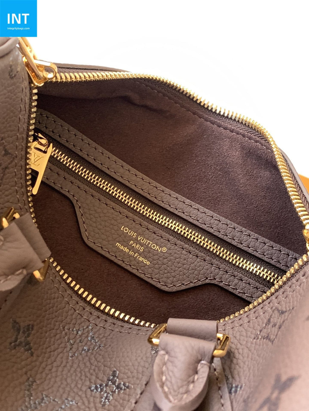Louis Vuitton M26691 Speedy Bandoulière 25