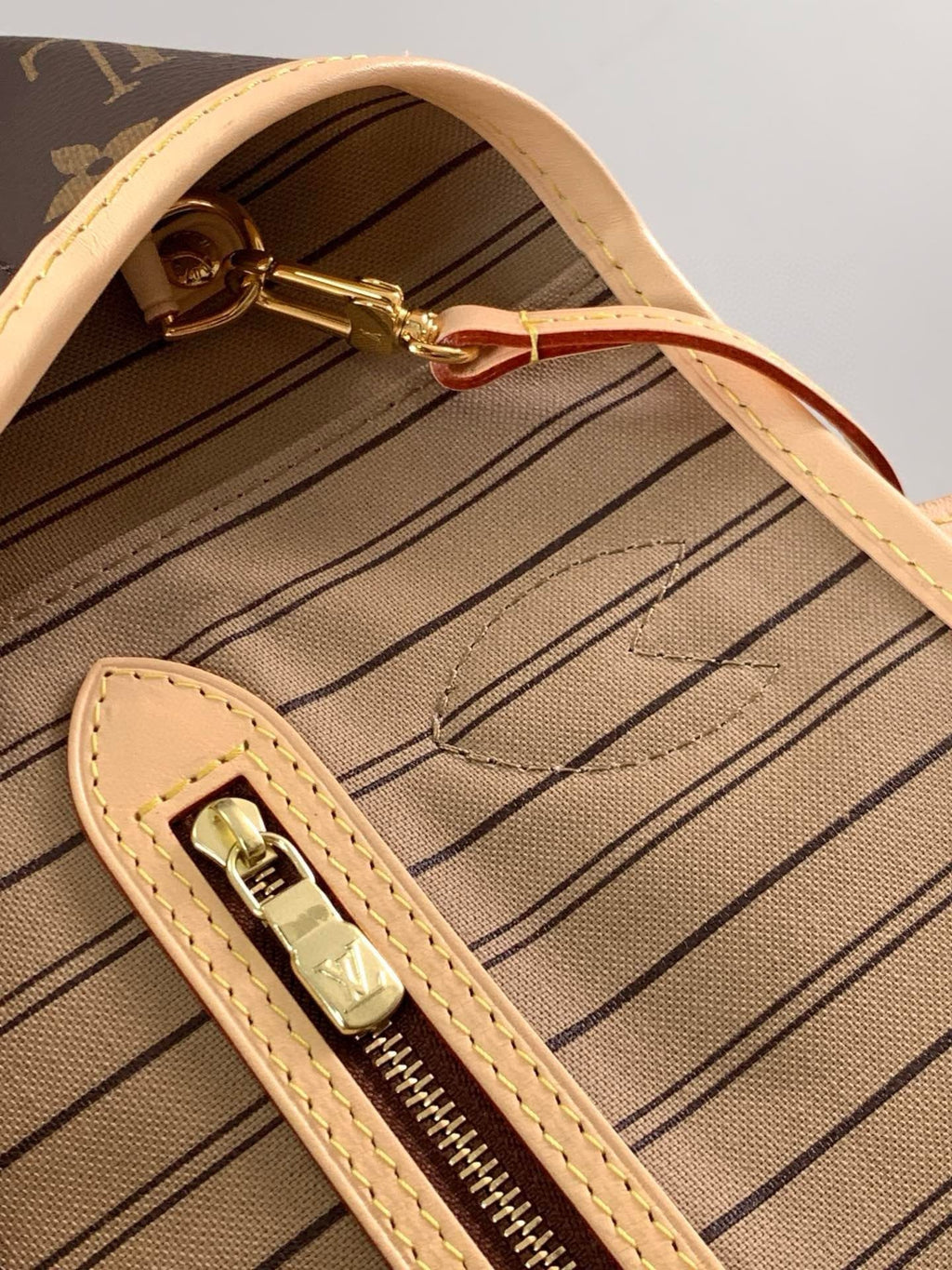 Louis Vuitton M46975 Neverfull MM