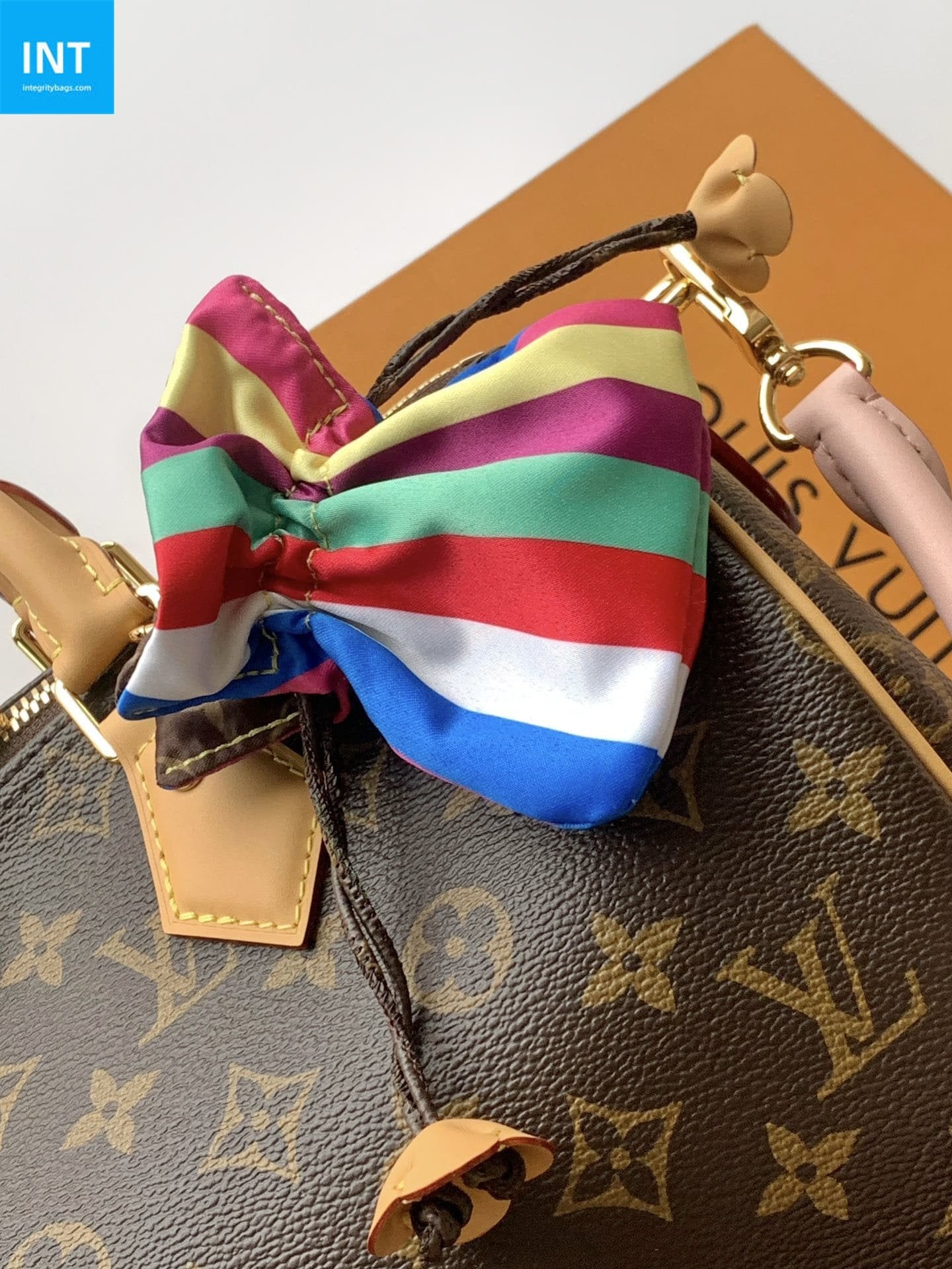 Louis Vuitton M26498 Speedy Soft 30