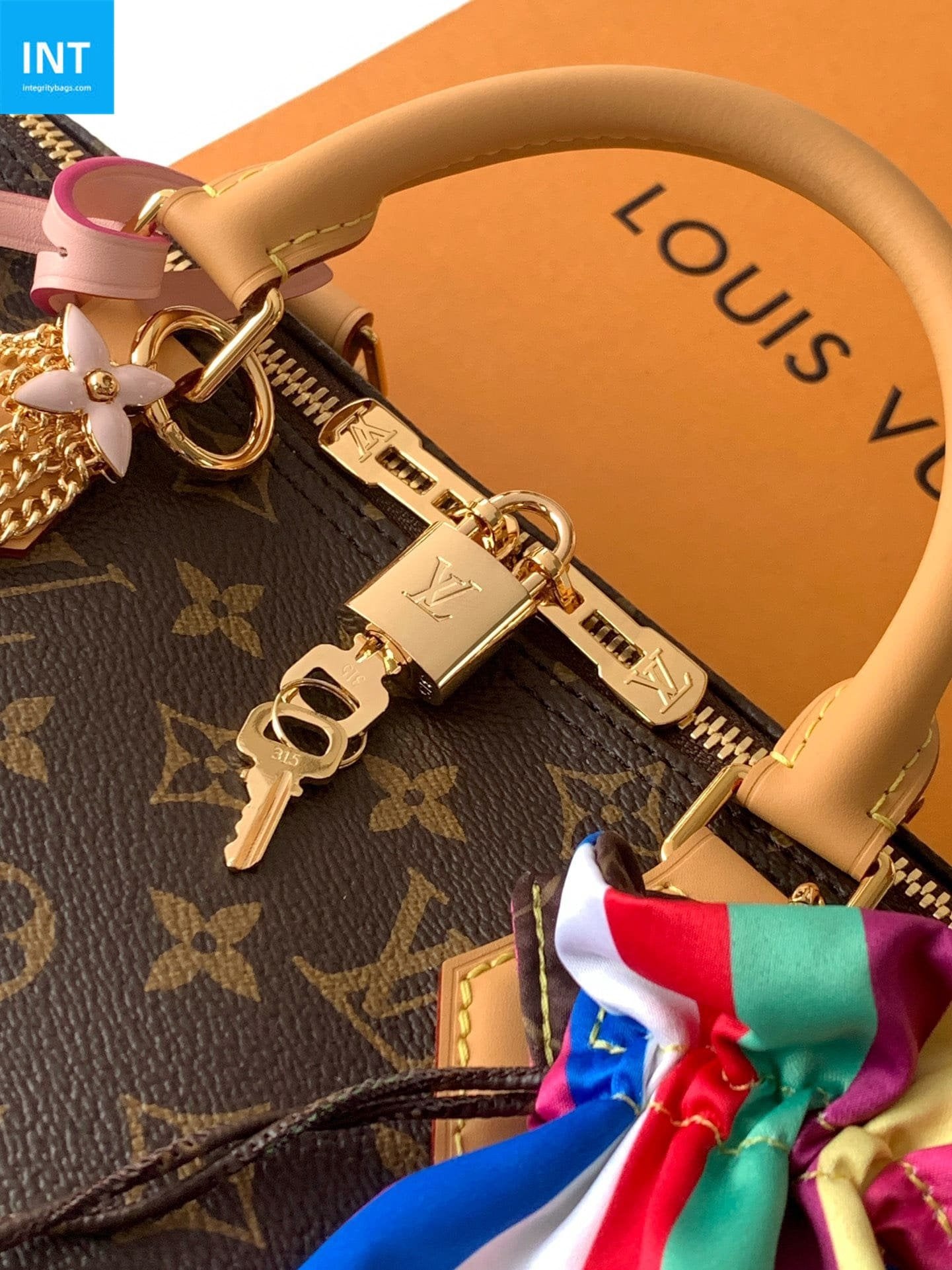 Louis Vuitton M26498 Speedy Soft 30