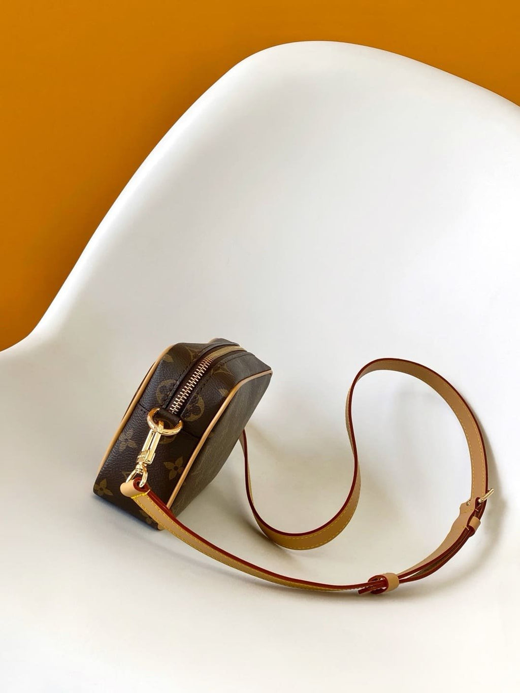 Louis Vuitton M14058 Trocadéro Wearable Wallet