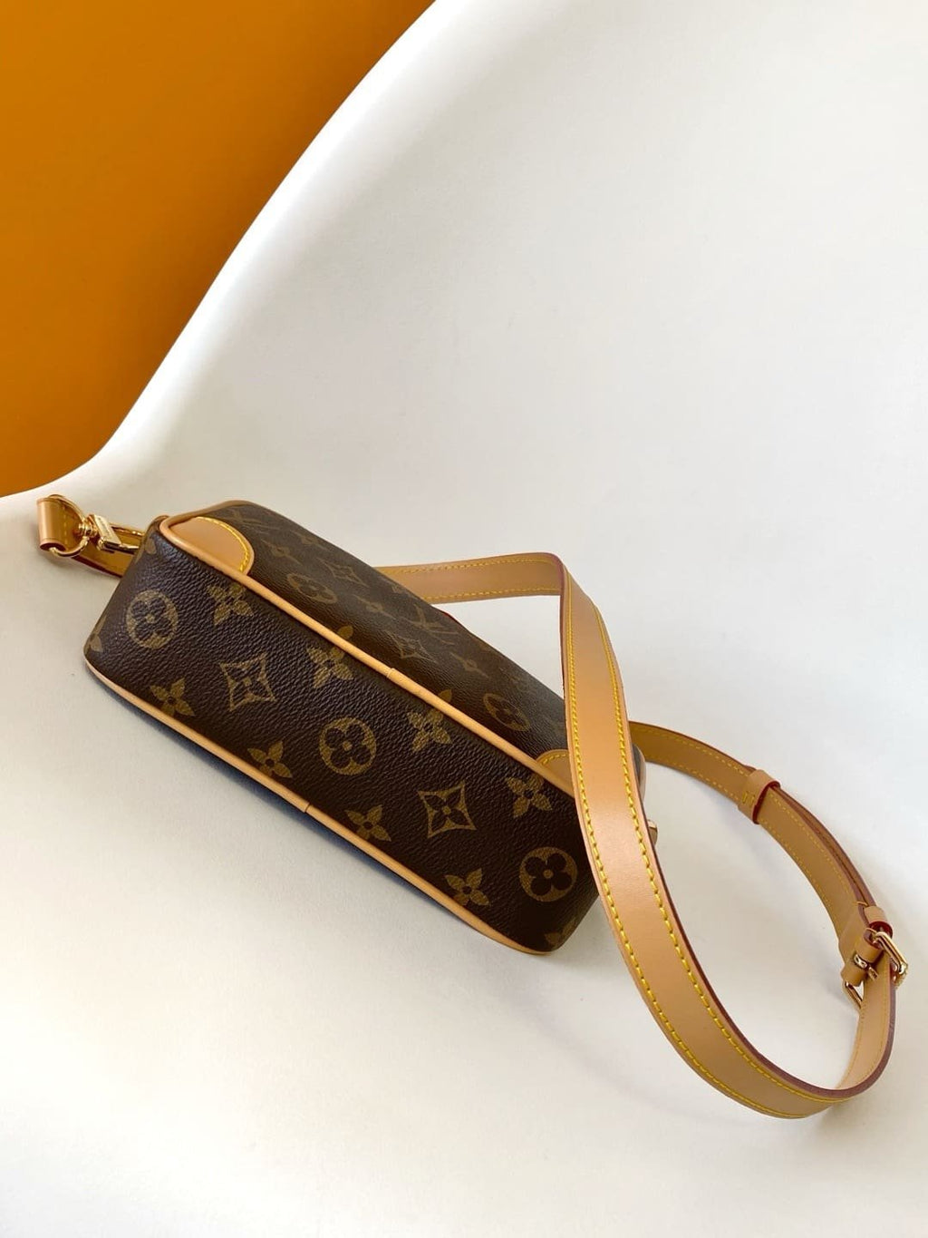 Louis Vuitton M14058 Trocadéro Wearable Wallet