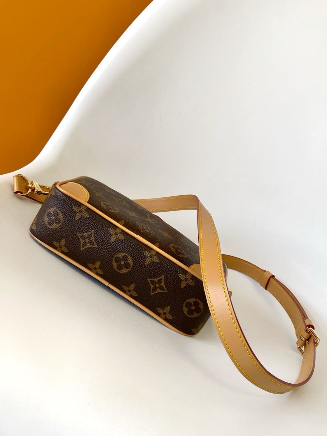 Louis Vuitton M14058 Trocadéro Wearable Wallet